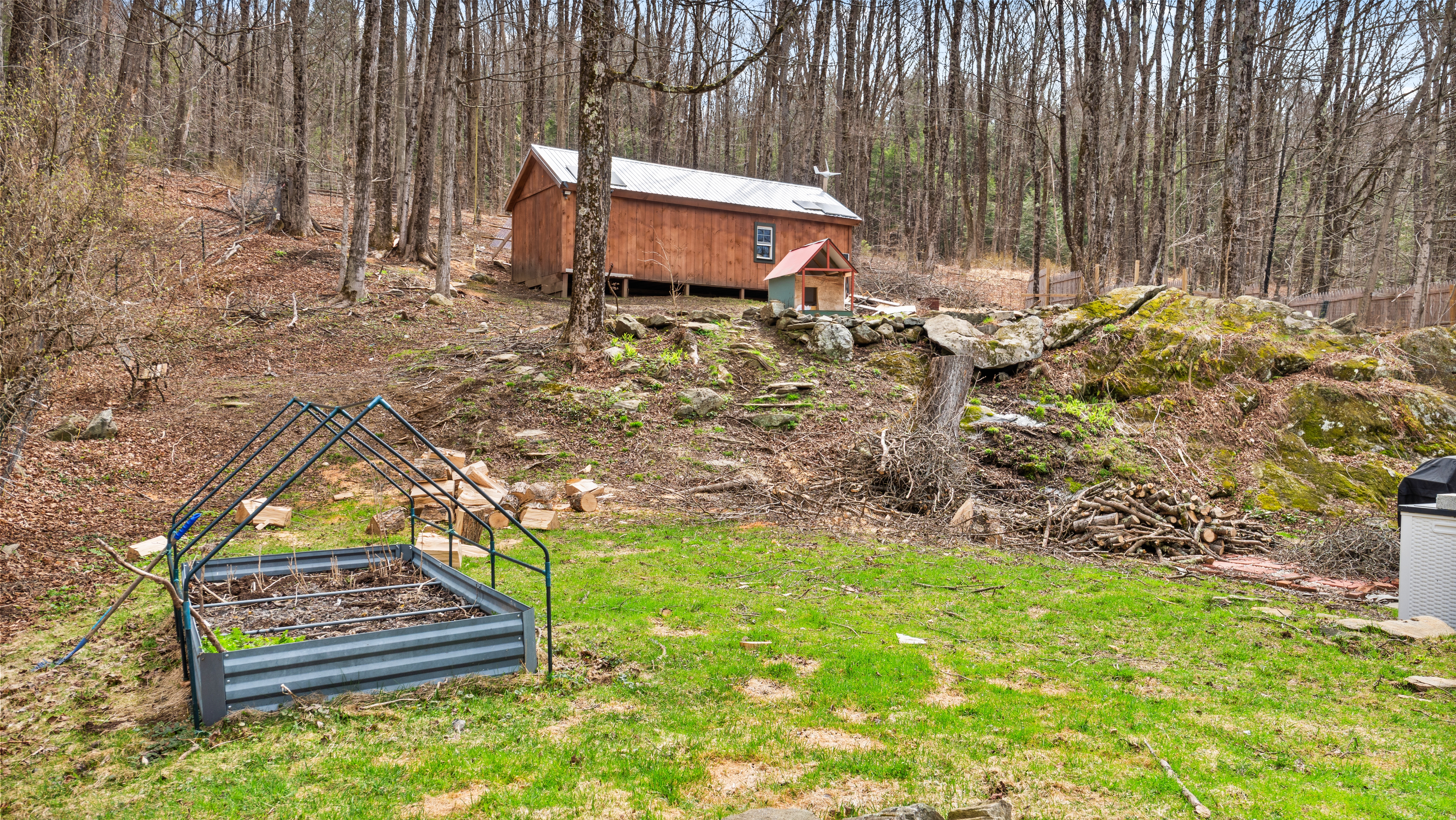  Historic Berkshire Homestead with Solar Barn, Trails, & Modern Efficiency - 物件實景