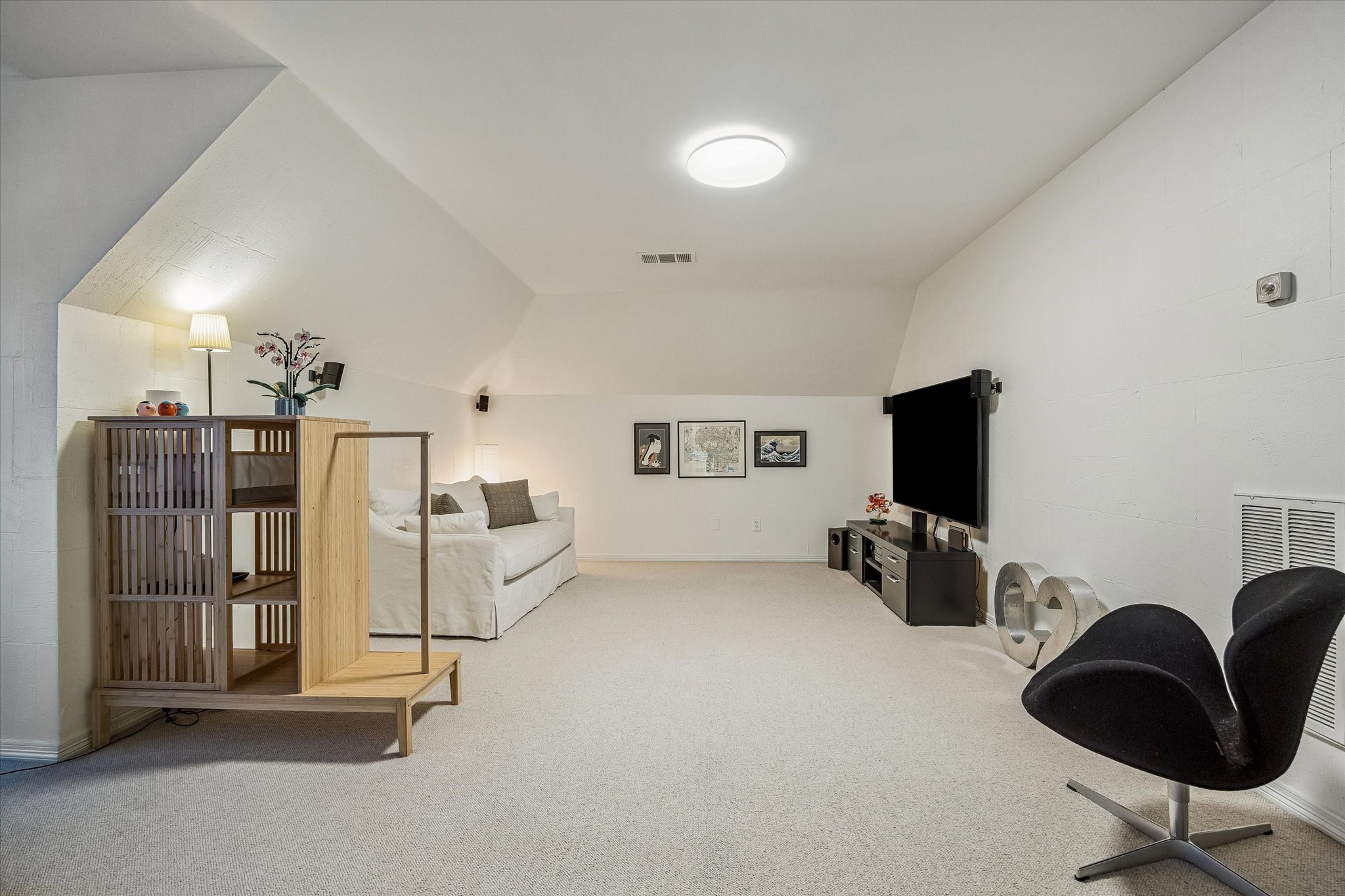  5732 Longmont Lane - 物件實景