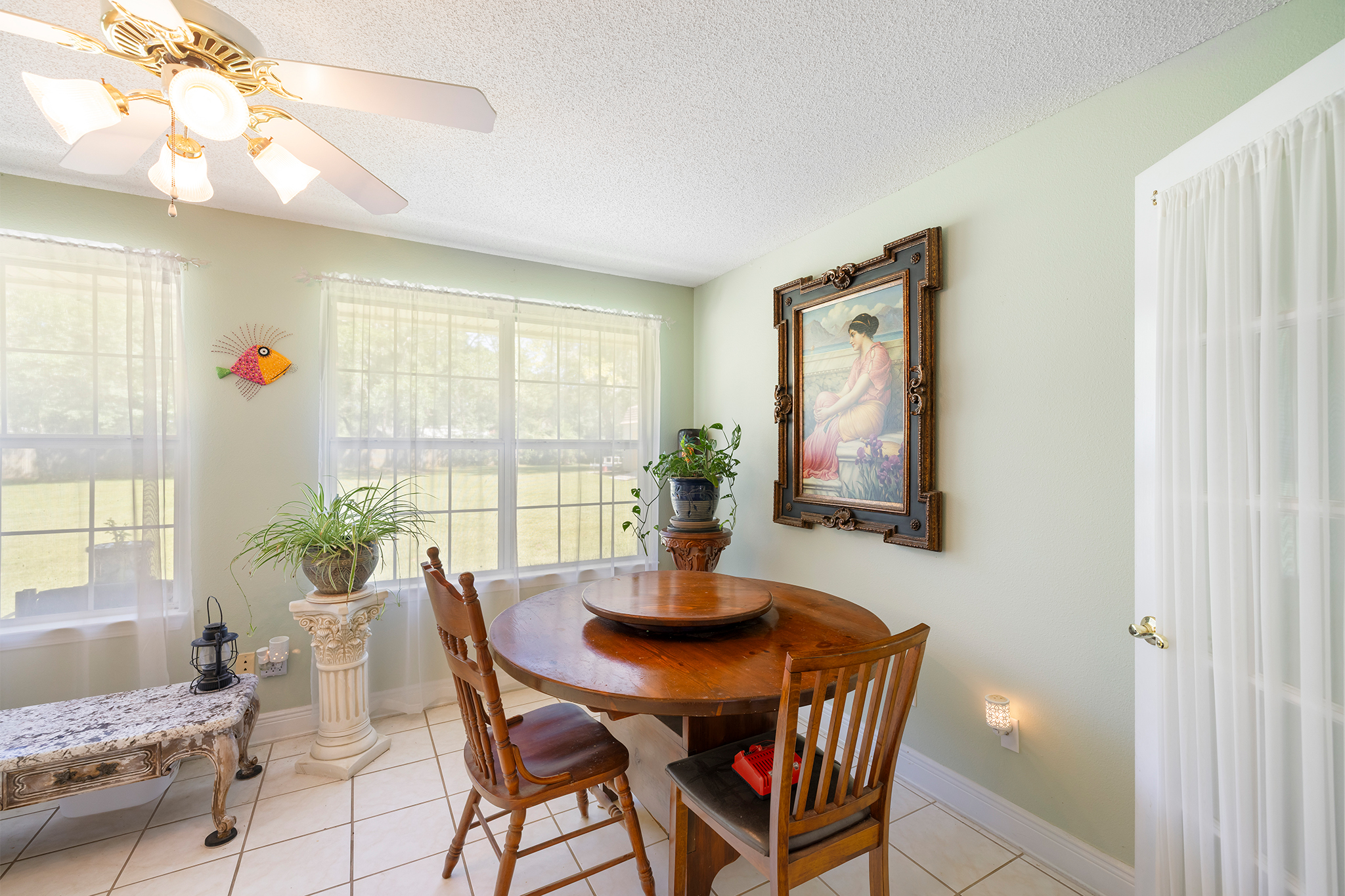  Move-In Ready Home on Nearly an Acre - 物件實景