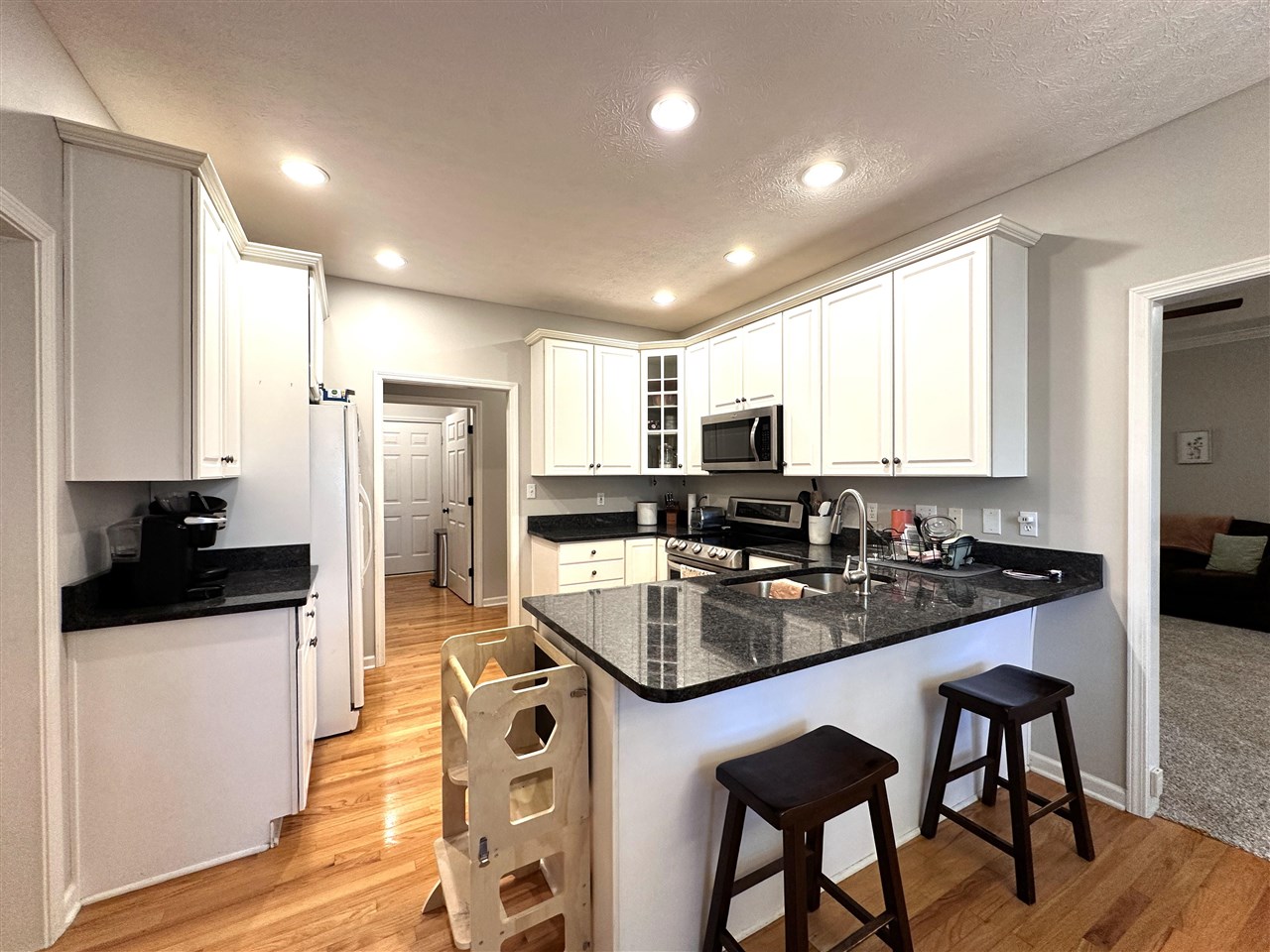 Bowling Green, Kentucky, 42104, United States, 5 Bedrooms Bedrooms, ,3 BathroomsBathrooms,Residential,For Sale,1907465