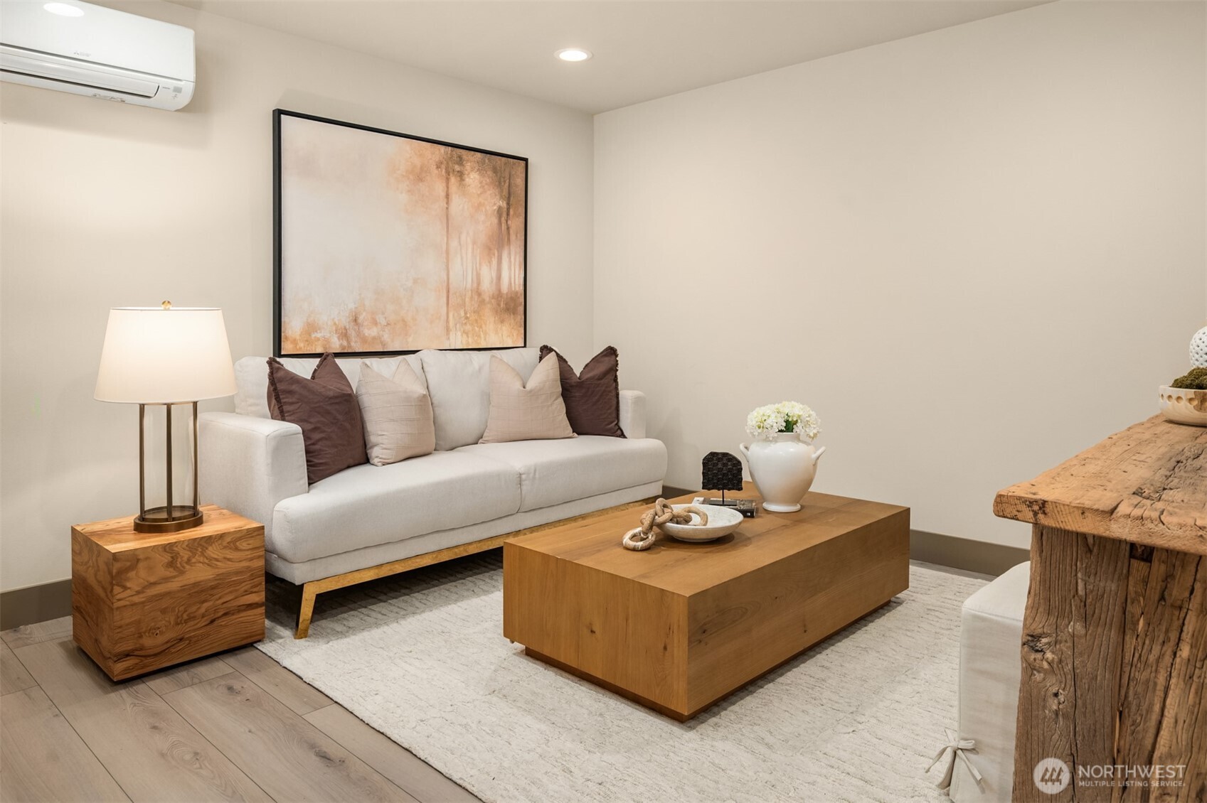 Seattle, Washington, 98106, United States, 4 Bedrooms Bedrooms, ,3 BathroomsBathrooms,Residential,For Sale,1902505