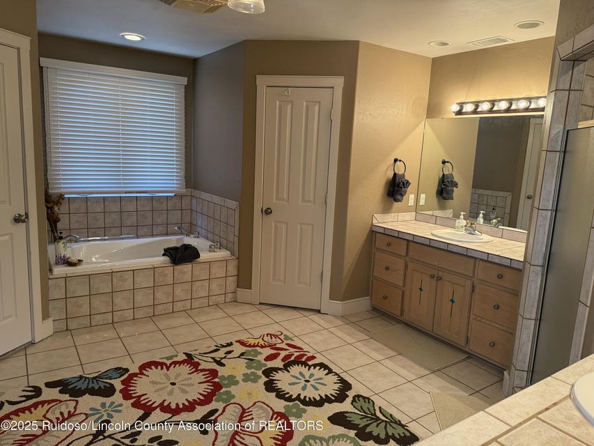 Ruidoso, New Mexico, 88345, United States, 4 Bedrooms Bedrooms, ,3 BathroomsBathrooms,Residential,For Sale,1895343