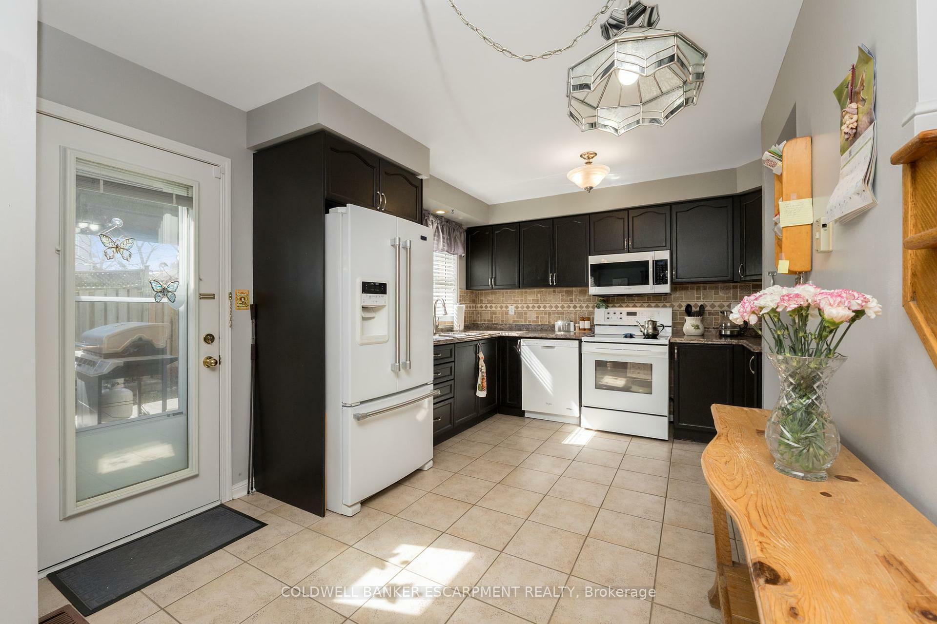 MILTON, Ontario, L9T 5K1, CA, 3 Bedrooms Bedrooms, ,Residential,For Sale,1849827