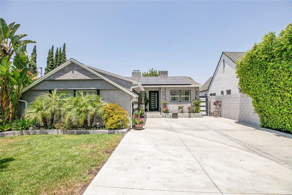 Van Nuys, California, 91406, United States, 3 Bedrooms Bedrooms, ,2 BathroomsBathrooms,Residential,For Sale,1940883