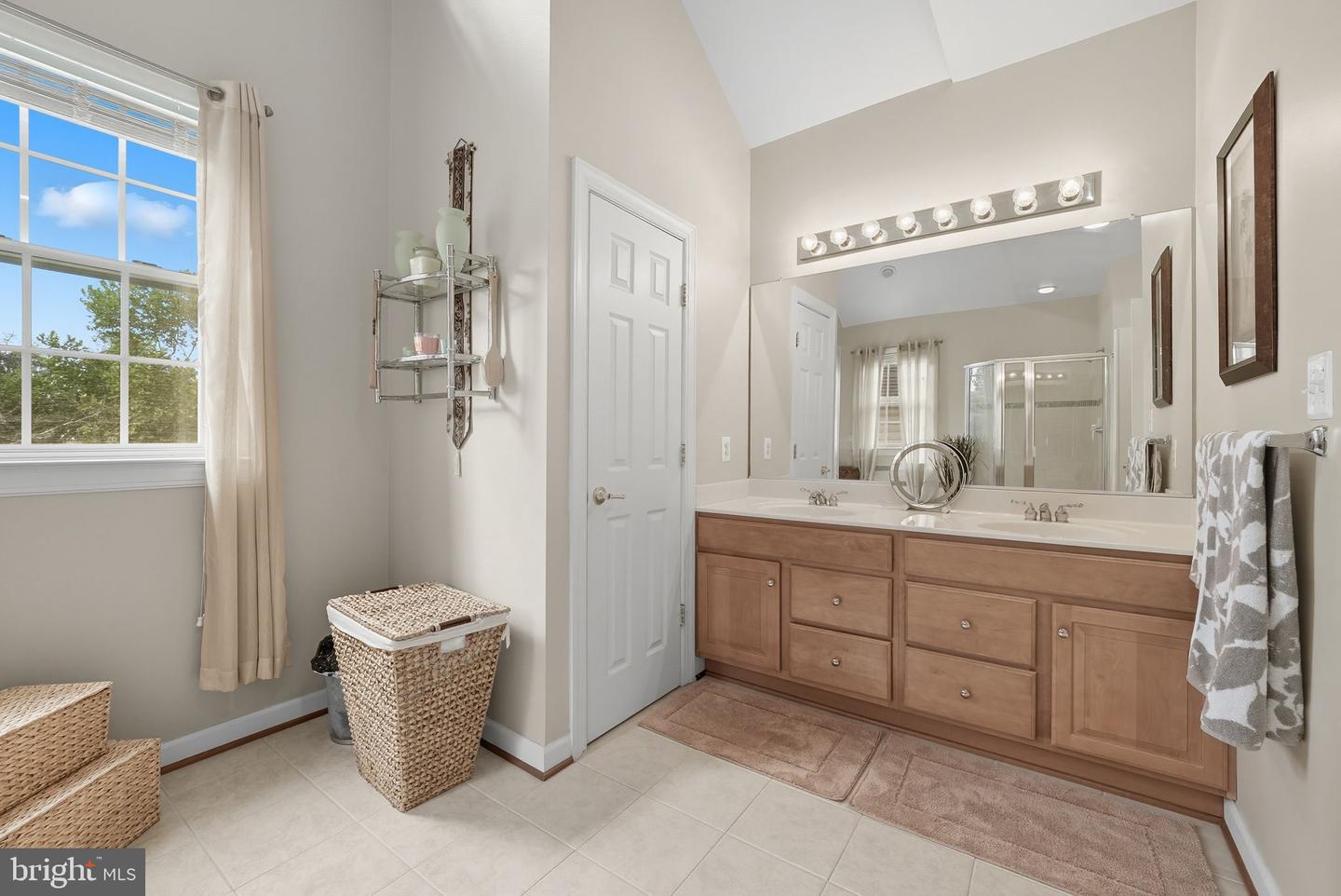 Bowie, Maryland, 20721, United States, 5 Bedrooms Bedrooms, ,4 BathroomsBathrooms,Residential,For Sale,1987758