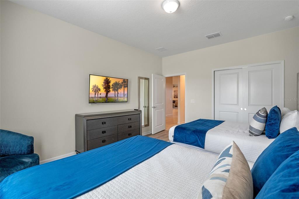 Davenport, Florida, 33897, United States, 10 Bedrooms Bedrooms, ,8 BathroomsBathrooms,Residential,For Sale,1897449