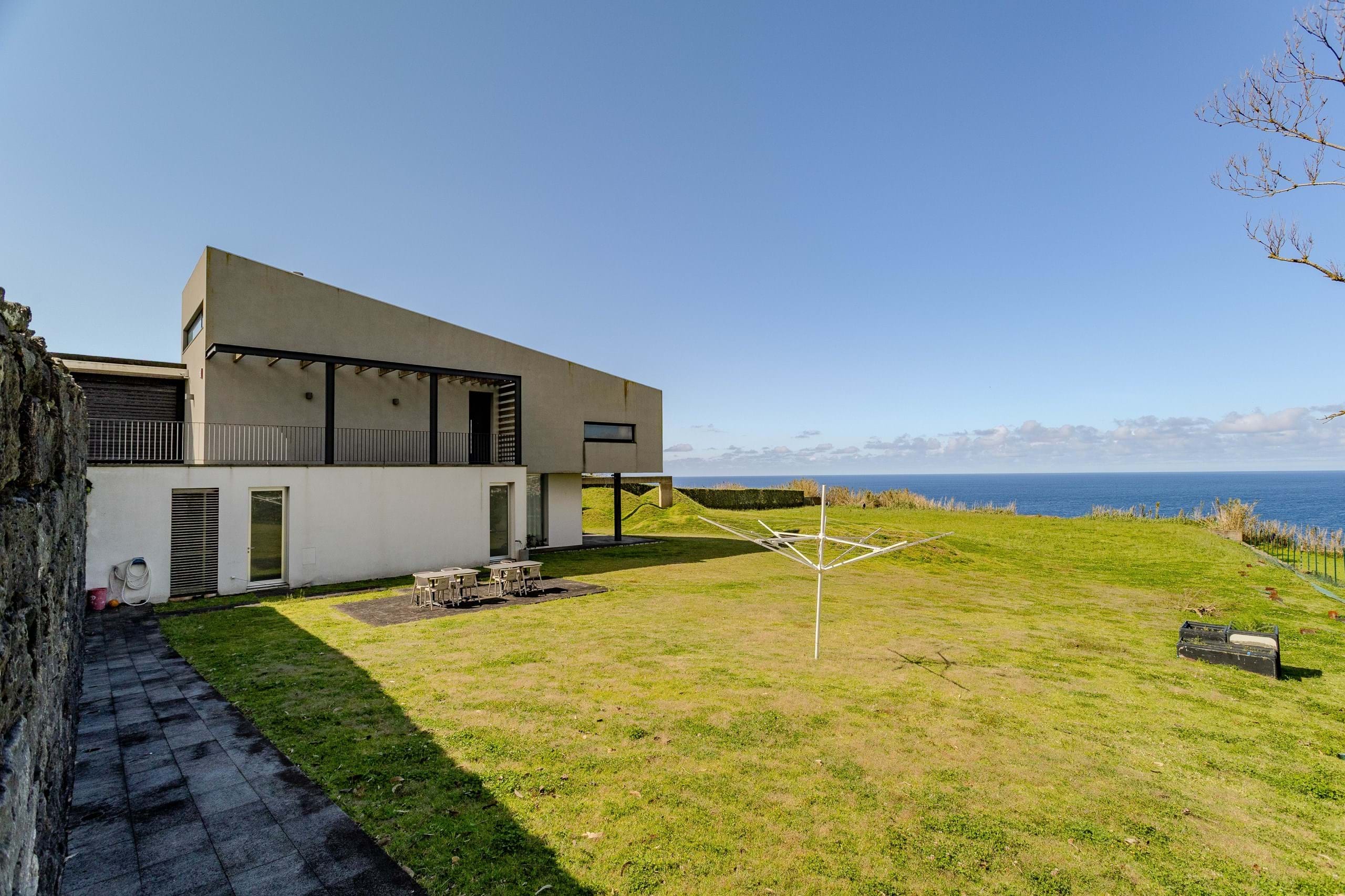 Ponta Delgada, Ilha de São Miguel, 9560-501, PT, 3 Bedrooms Bedrooms, ,4 BathroomsBathrooms,Residential,For Sale,1826448