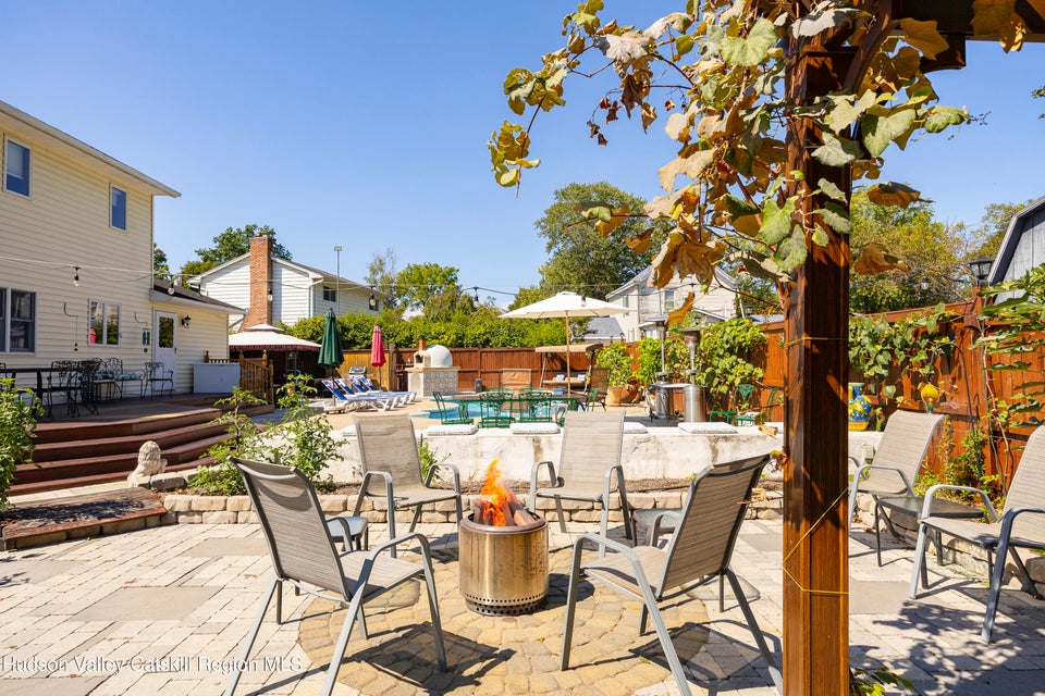 Saugerties, New York, 12477, United States, 3 Bedrooms Bedrooms, ,3 BathroomsBathrooms,Residential,For Sale,1974186