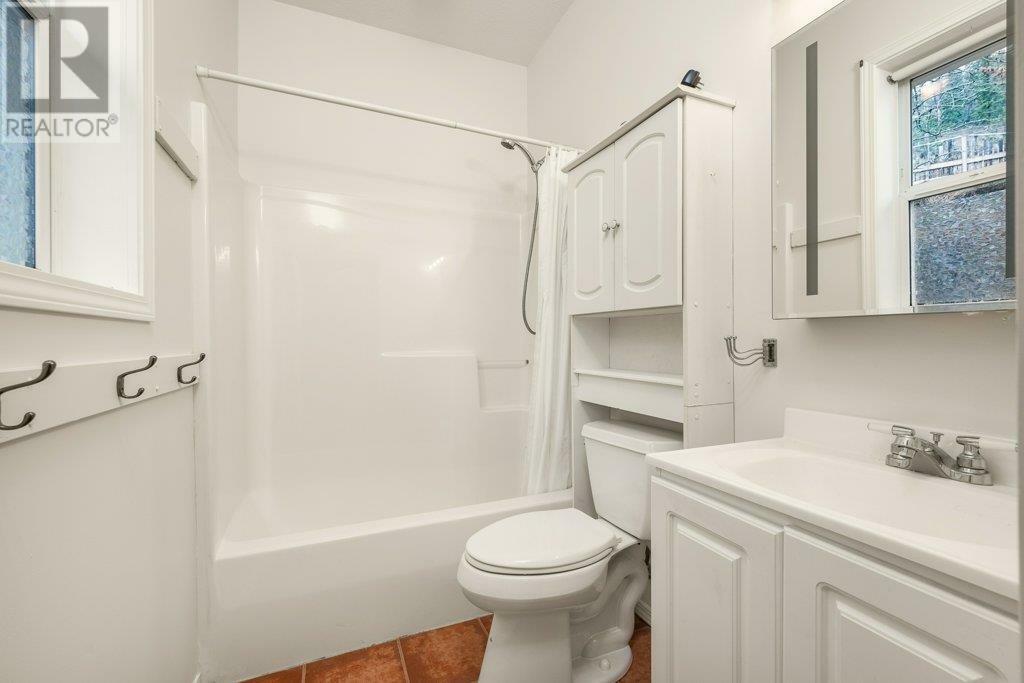 VERNON, British Columbia, V1H 1J9, CA, 6 Bedrooms Bedrooms, ,3 BathroomsBathrooms,Residential,For Sale,1858215