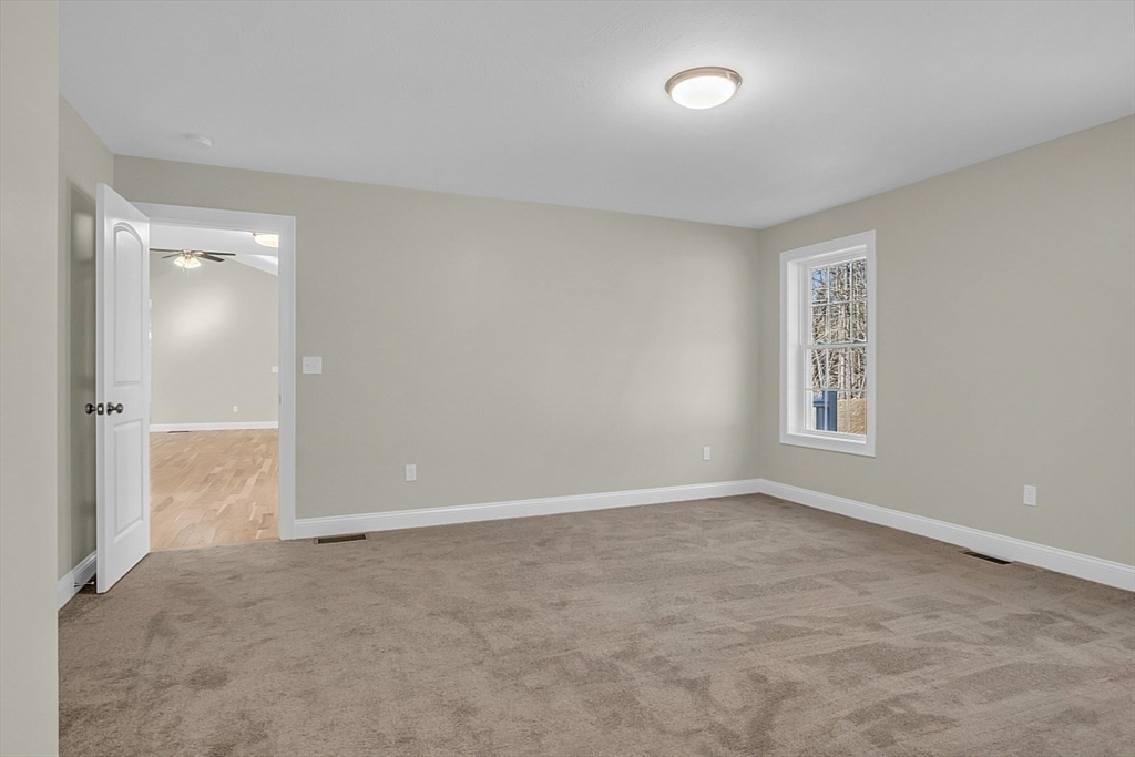 Leominster, Massachusetts, 01453, United States, 3 Bedrooms Bedrooms, ,2 BathroomsBathrooms,Residential,For Sale,1826440