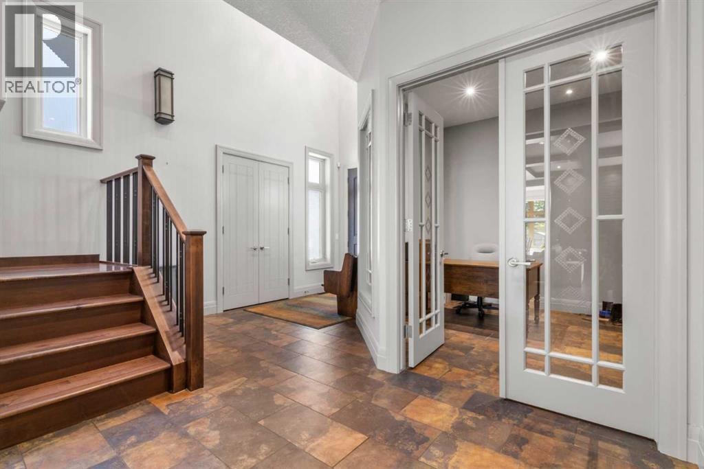 CALGARY, Alberta, T2E 2A7, CA, 5 Bedrooms Bedrooms, ,3 BathroomsBathrooms,Residential,For Sale,1947976