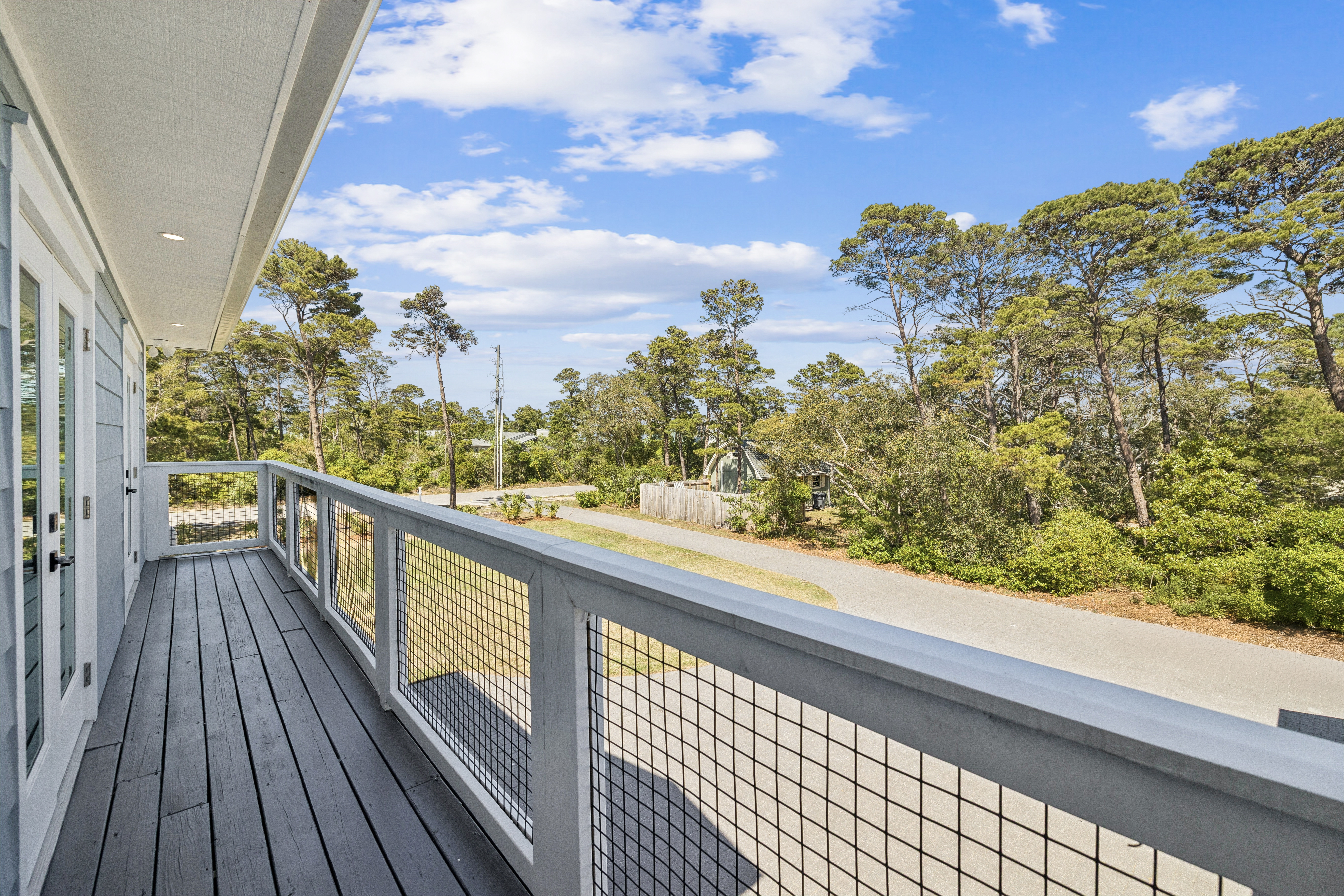  Completely Renovated Home On Half-Acre Lot Near Gulf Place - 物件實景