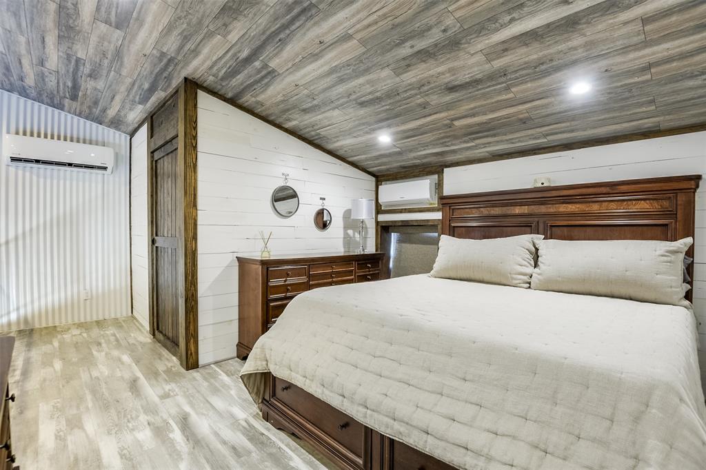 Burleson, Texas, 76028, United States, 1 Bedroom Bedrooms, ,1 BathroomBathrooms,Residential,For Sale,2010008