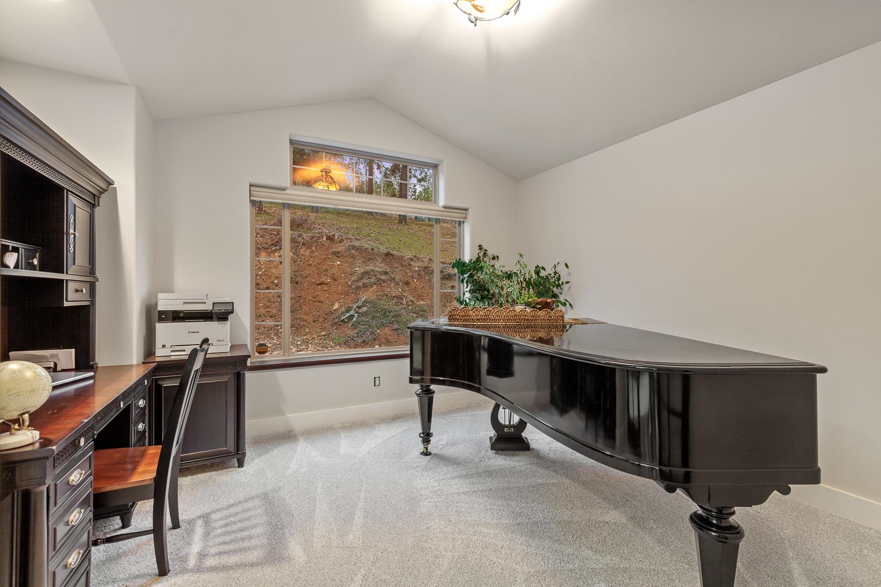 Newman Lake, Washington, 99025, United States, 3 Bedrooms Bedrooms, ,4 BathroomsBathrooms,Residential,For Sale,2028659