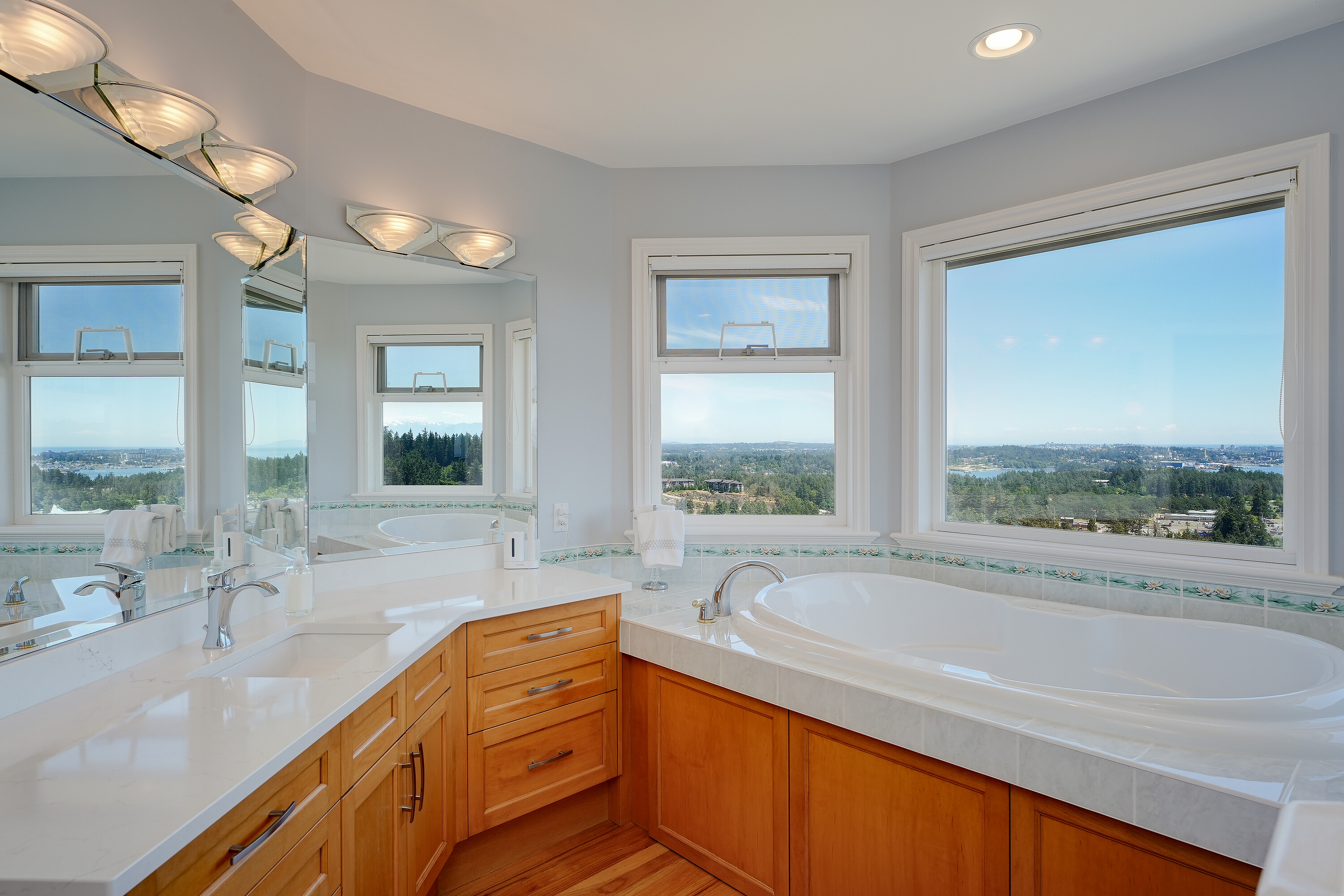  Custom Home in Crystal View - 物件實景