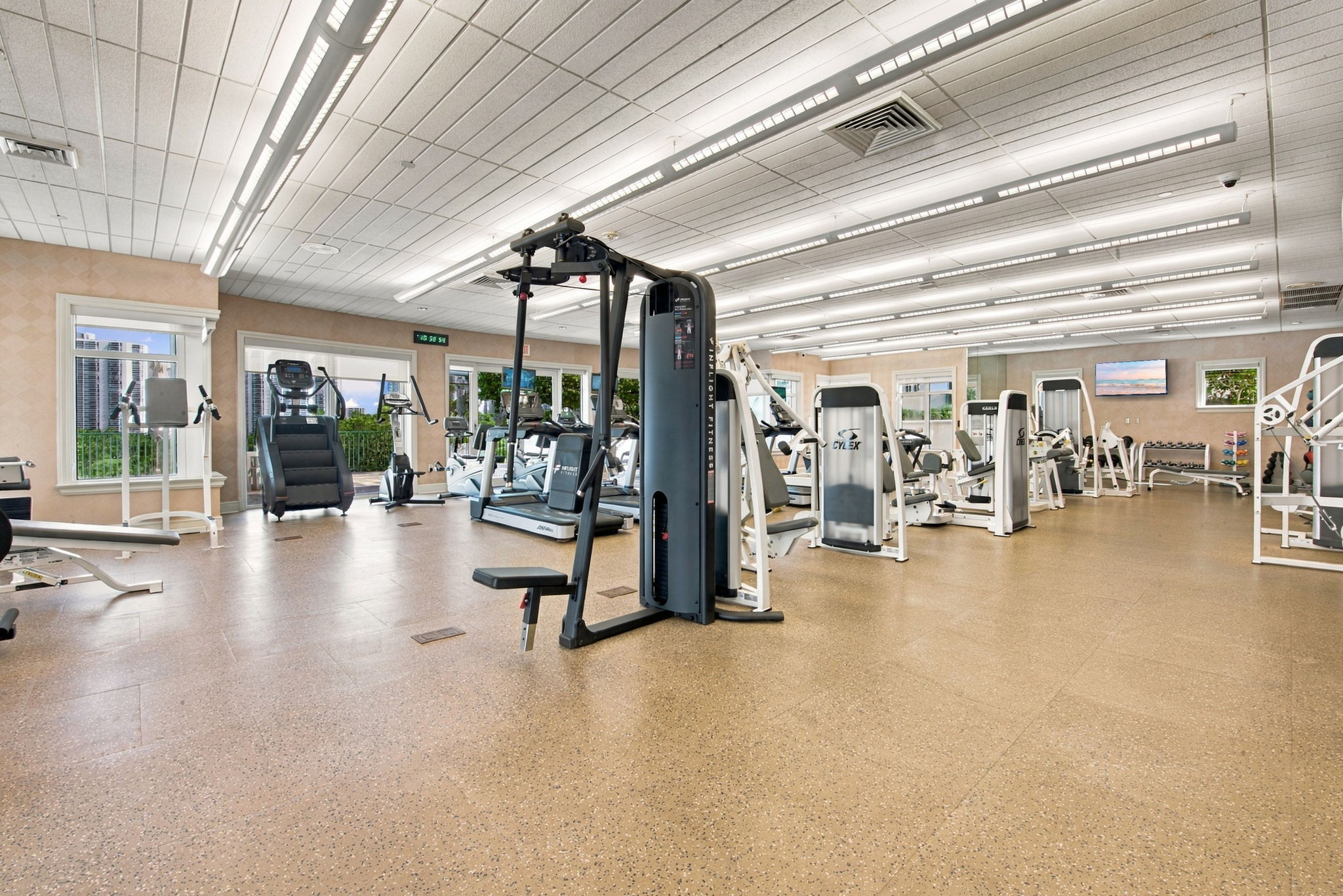  19900 E Country Club Dr, Aventura, FL, 33180 - 物件實景