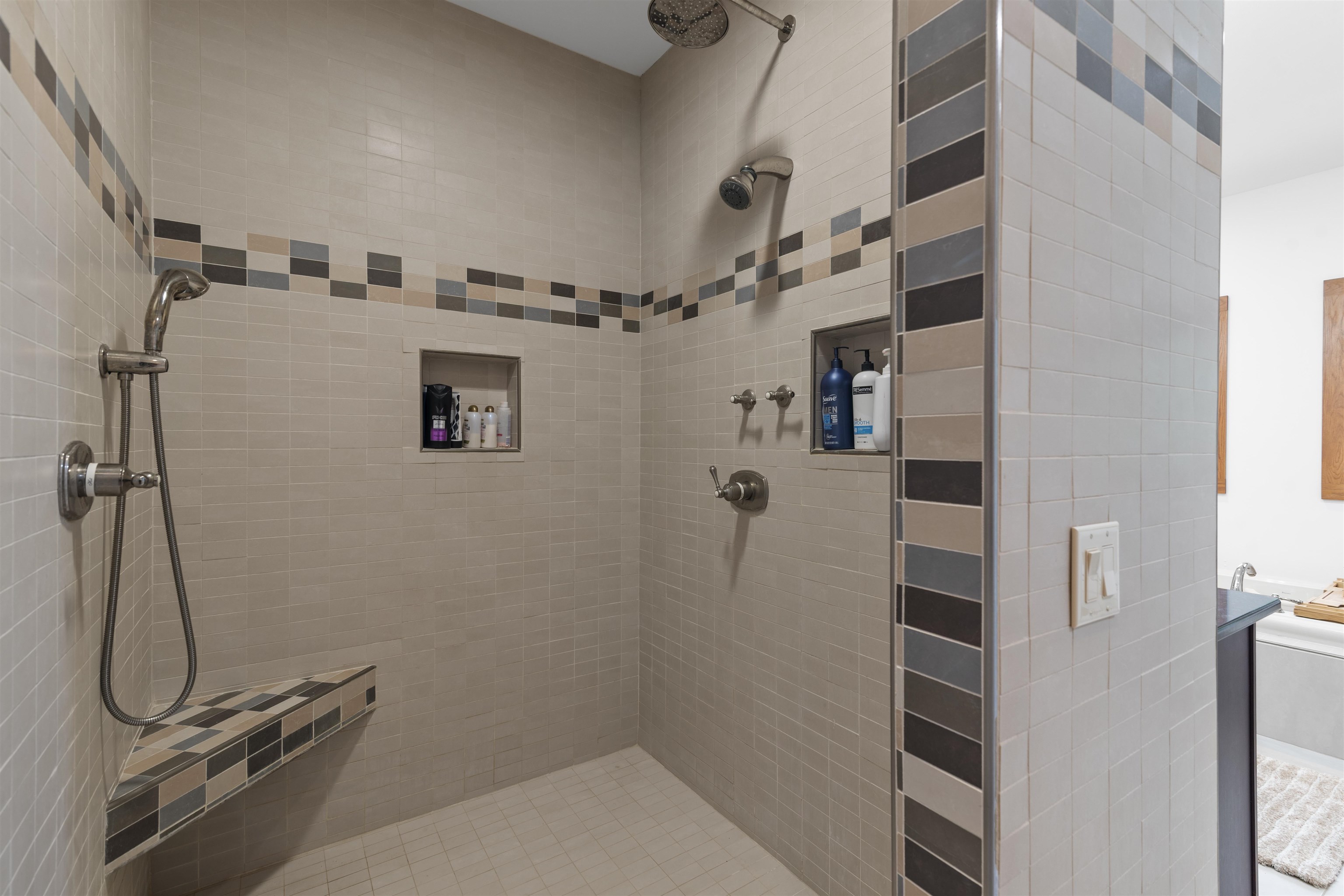 Avoca, Wisconsin, 53506, United States, 3 Bedrooms Bedrooms, ,4 BathroomsBathrooms,Residential,For Sale,1895039