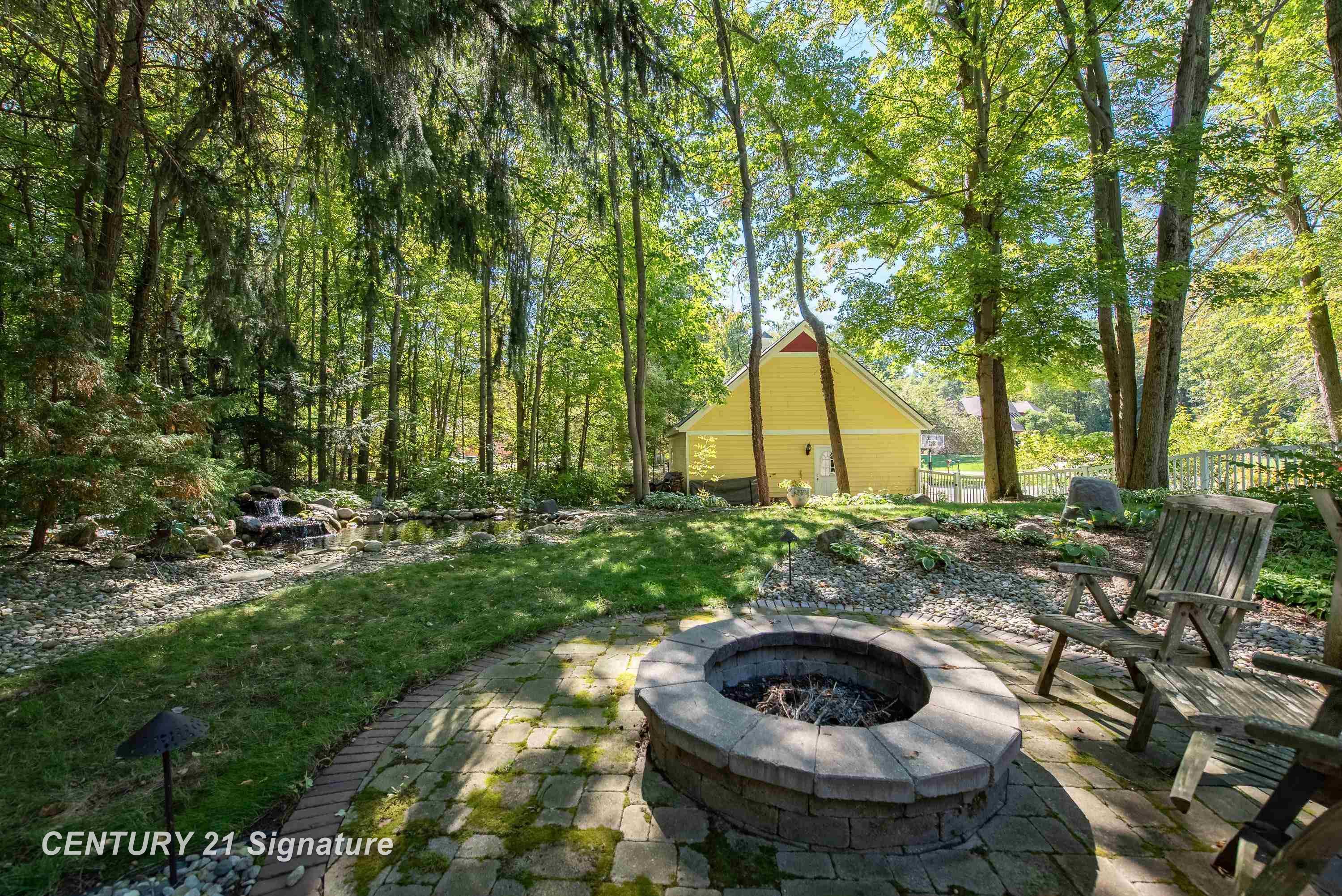 Midland, Michigan, 48642, United States, 5 Bedrooms Bedrooms, ,6 BathroomsBathrooms,Residential,For Sale,1977241