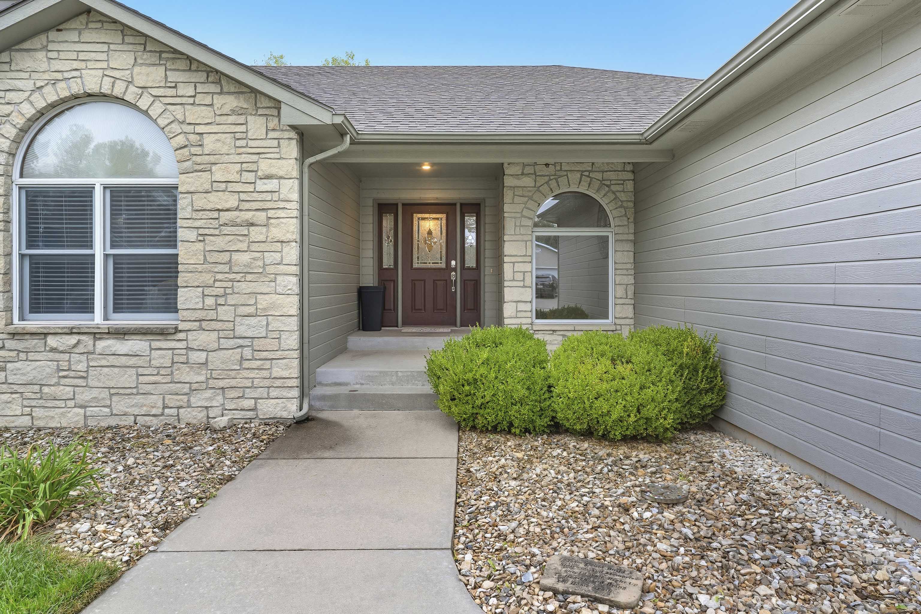 Manhattan, Kansas, 66502, United States, 5 Bedrooms Bedrooms, ,3 BathroomsBathrooms,Residential,For Sale,1960988