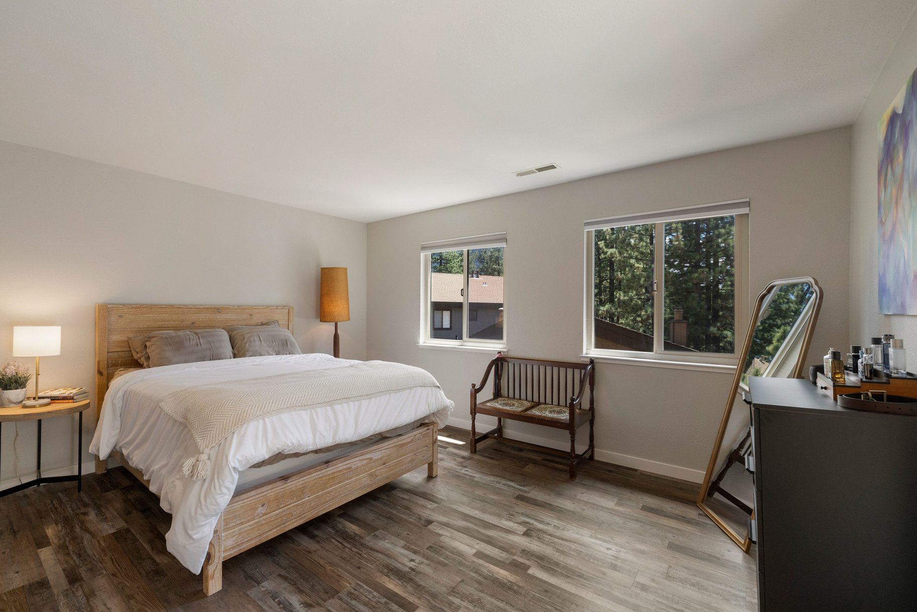  Expansive Nevada-Side Tahoe Retreat in Coveted Lake Village Setting - 物件實景