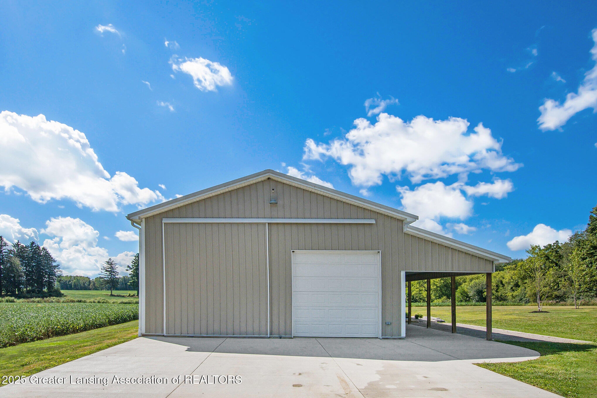 Eaton Rapids, Michigan, 48827, United States, 5 Bedrooms Bedrooms, ,3 BathroomsBathrooms,Residential,For Sale,1934713