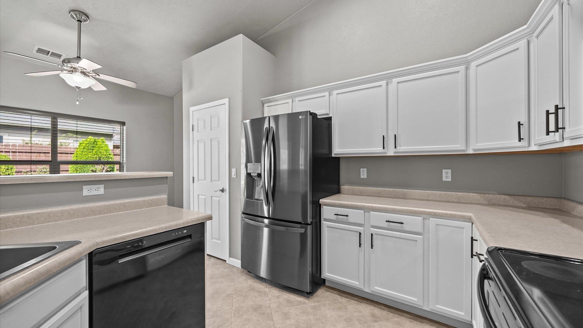 Grand Junction, Colorado, 81504-1274, United States, 3 Bedrooms Bedrooms, ,2 BathroomsBathrooms,Residential,For Sale,1976681