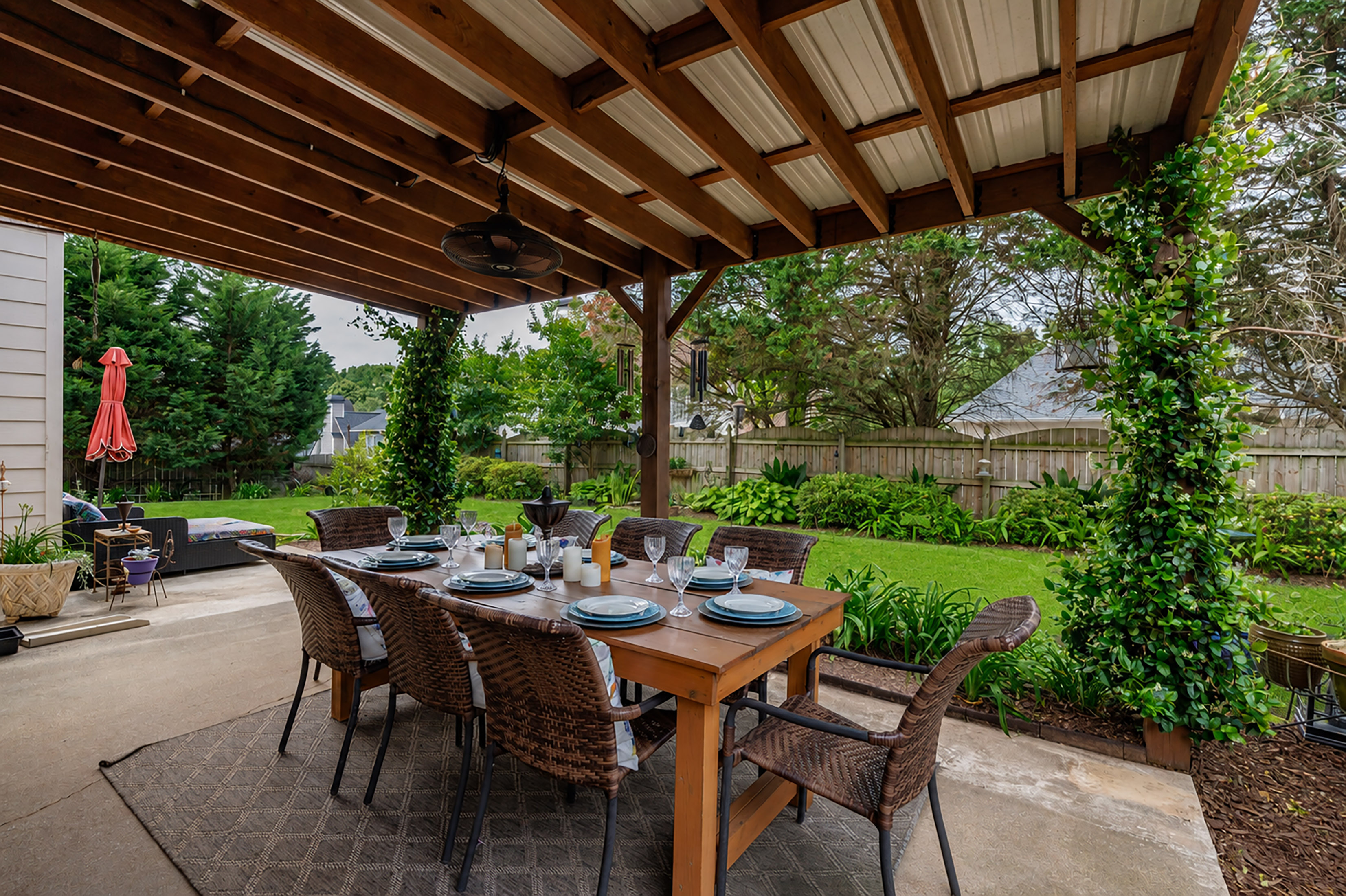  Beautifully Updated and Well Maintained Home in Sought-after Highcroft Community - 物件實景