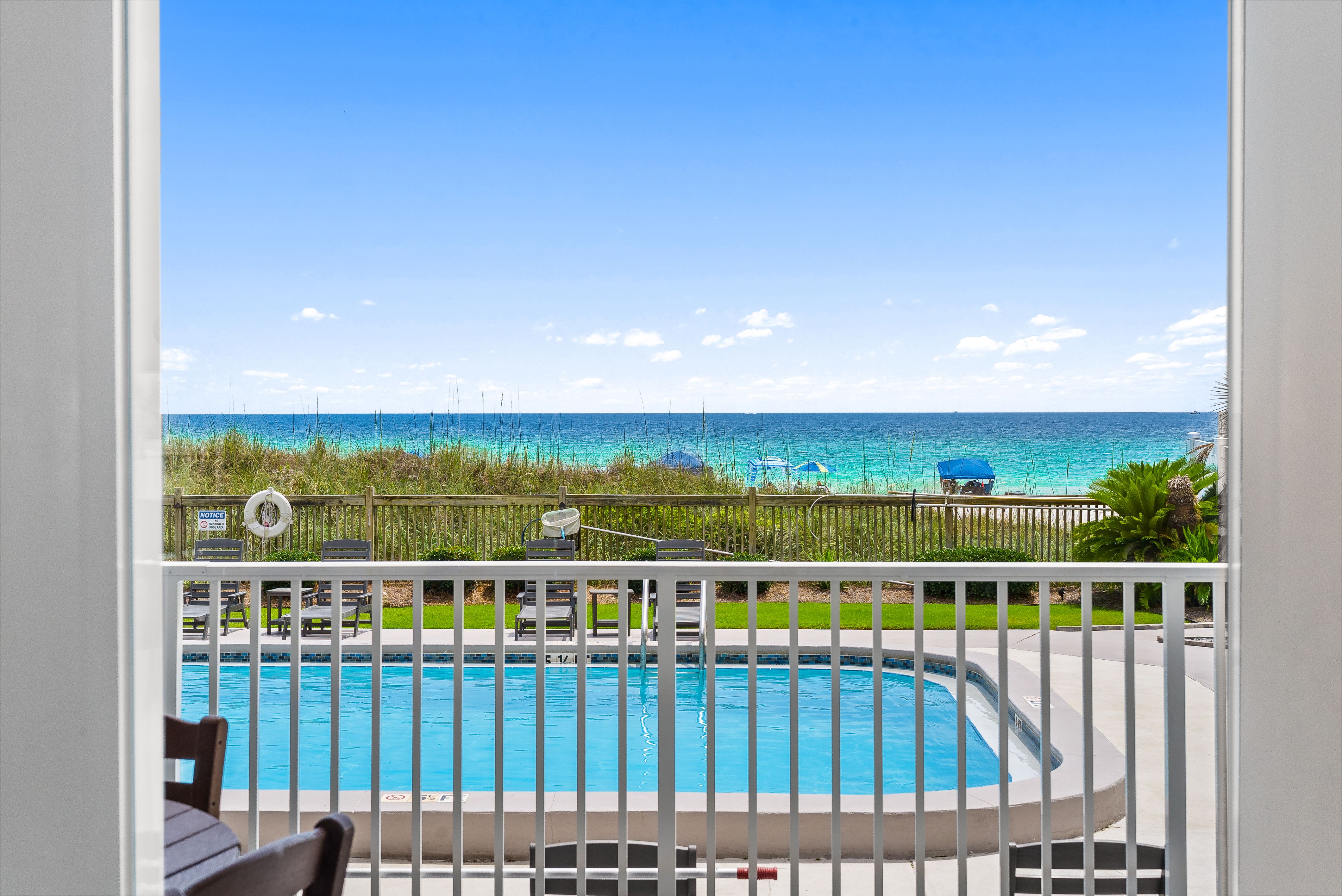  Ground-Floor Gulf-Front Retreat With Strong Rental History - 物件實景