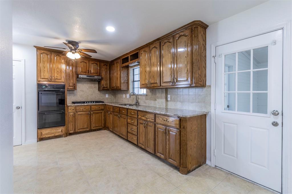Fort Worth, Texas, 76179, United States, 4 Bedrooms Bedrooms, ,4 BathroomsBathrooms,Residential,For Sale,1915544