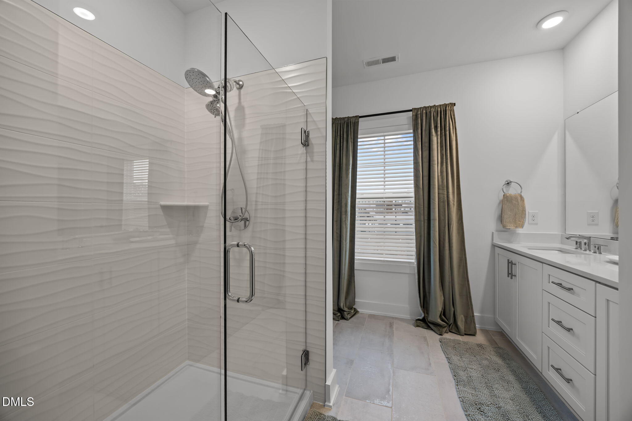 Knightdale, North Carolina, 27545, United States, 4 Bedrooms Bedrooms, ,4 BathroomsBathrooms,Residential,For Sale,1989366