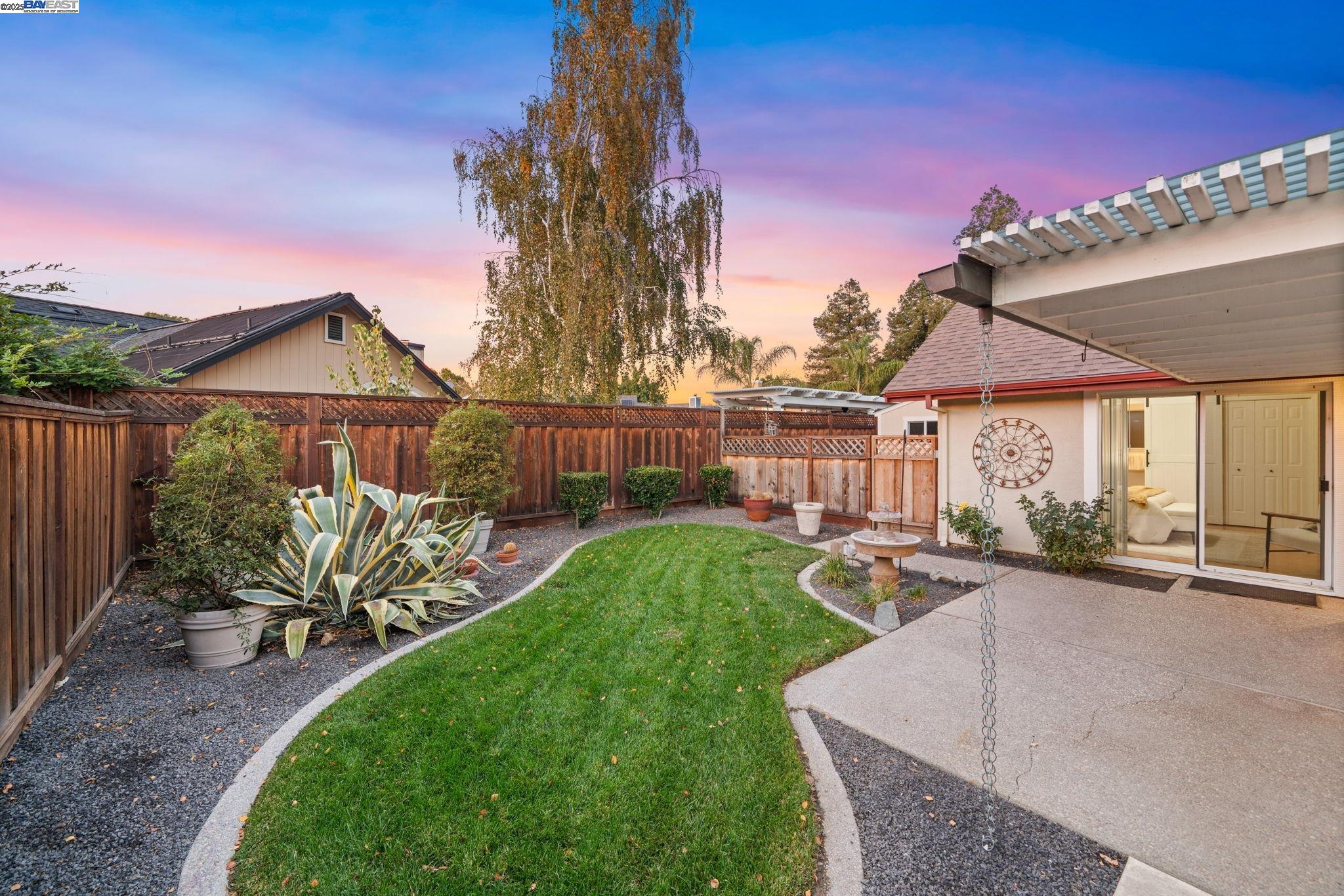 Livermore, California, 94551, United States, 3 Bedrooms Bedrooms, ,2 BathroomsBathrooms,Residential,For Sale,1991919