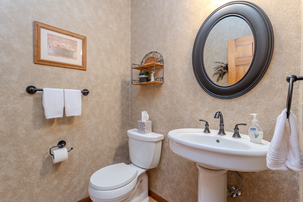Wausau, Wisconsin, 54401, United States, 4 Bedrooms Bedrooms, ,3 BathroomsBathrooms,Residential,For Sale,1889957
