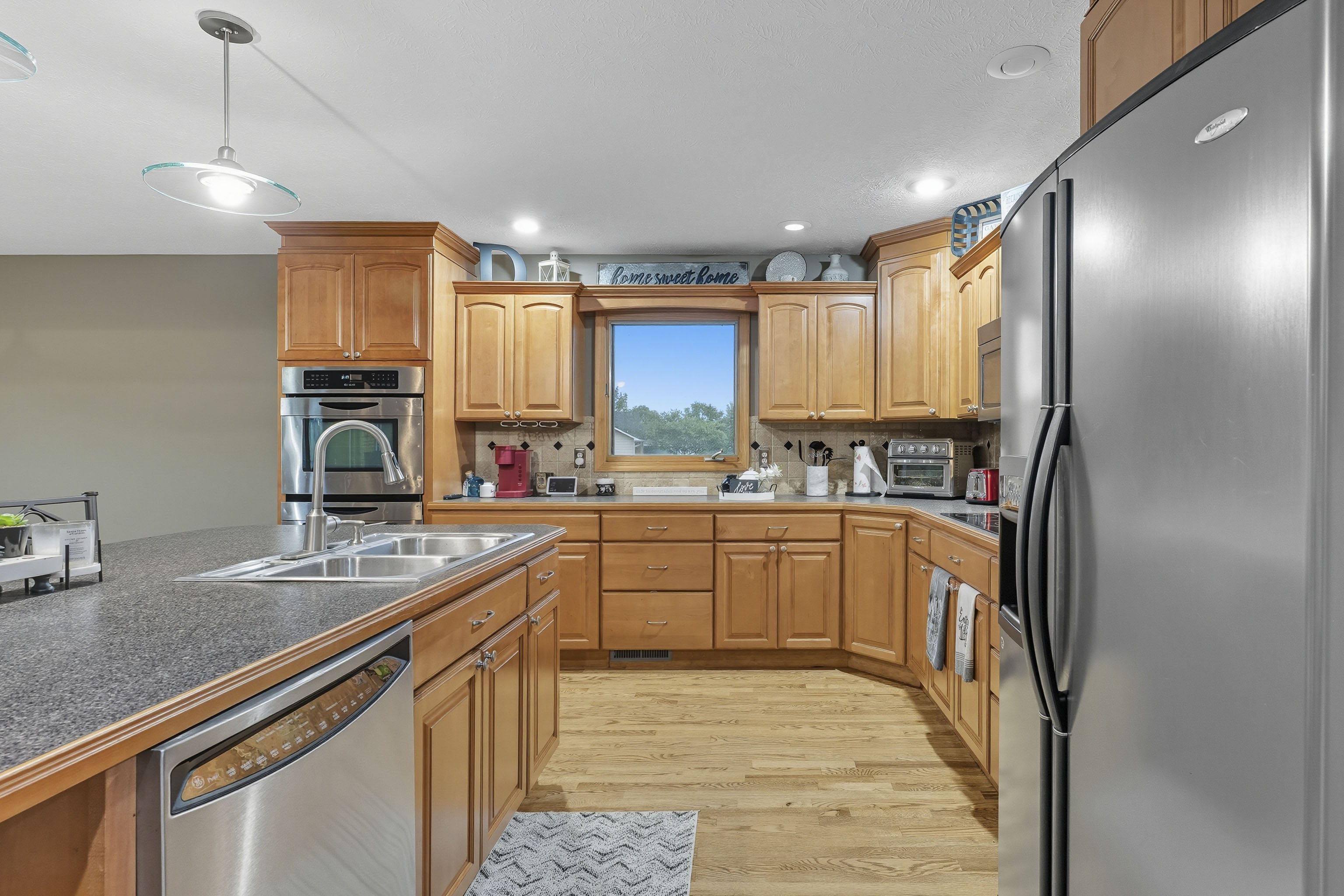 Manhattan, Kansas, 66502, United States, 5 Bedrooms Bedrooms, ,3 BathroomsBathrooms,Residential,For Sale,1960988