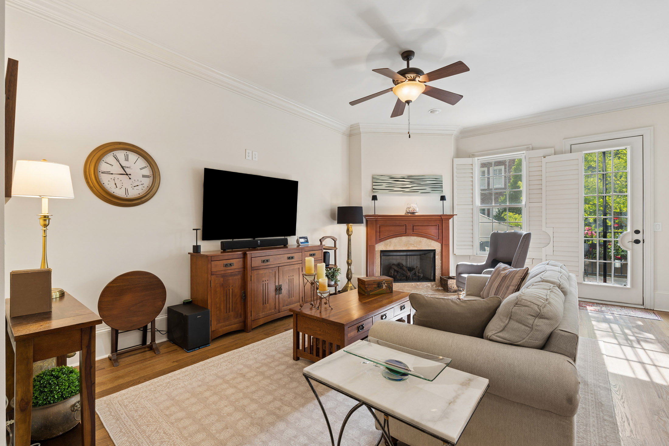  Four Level Brick Townhome with Private Elevator in Gated One Ivy Walk - 物件實景