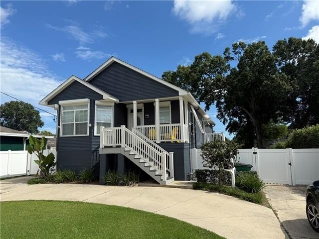 Metairie, Louisiana, 70001, United States, 3 Bedrooms Bedrooms, ,2 BathroomsBathrooms,Residential,For Sale,1979701