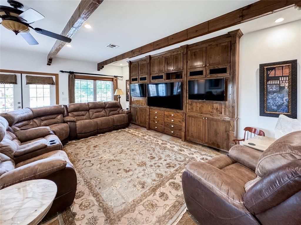 Fort Gibson, Oklahoma, 74434, United States, 2 Bedrooms Bedrooms, ,3 BathroomsBathrooms,Residential,For Sale,1982810