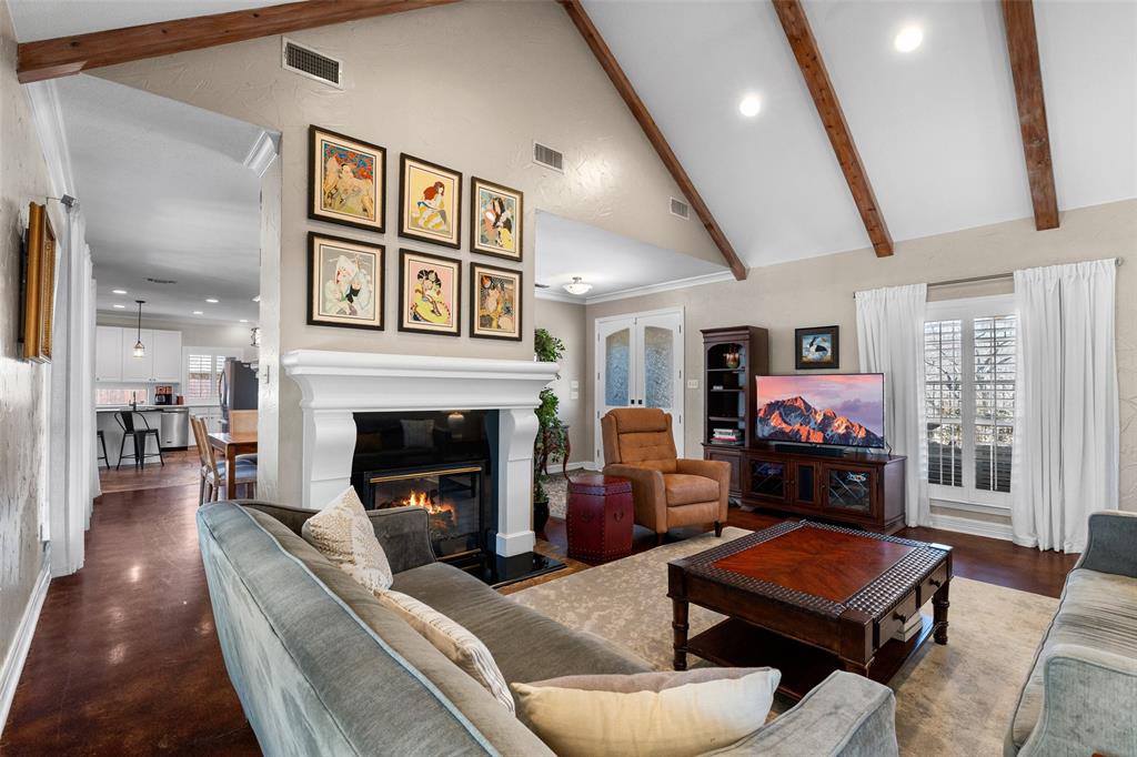 Granbury, Texas, 76049, United States, 4 Bedrooms Bedrooms, ,3 BathroomsBathrooms,Residential,For Sale,2024431