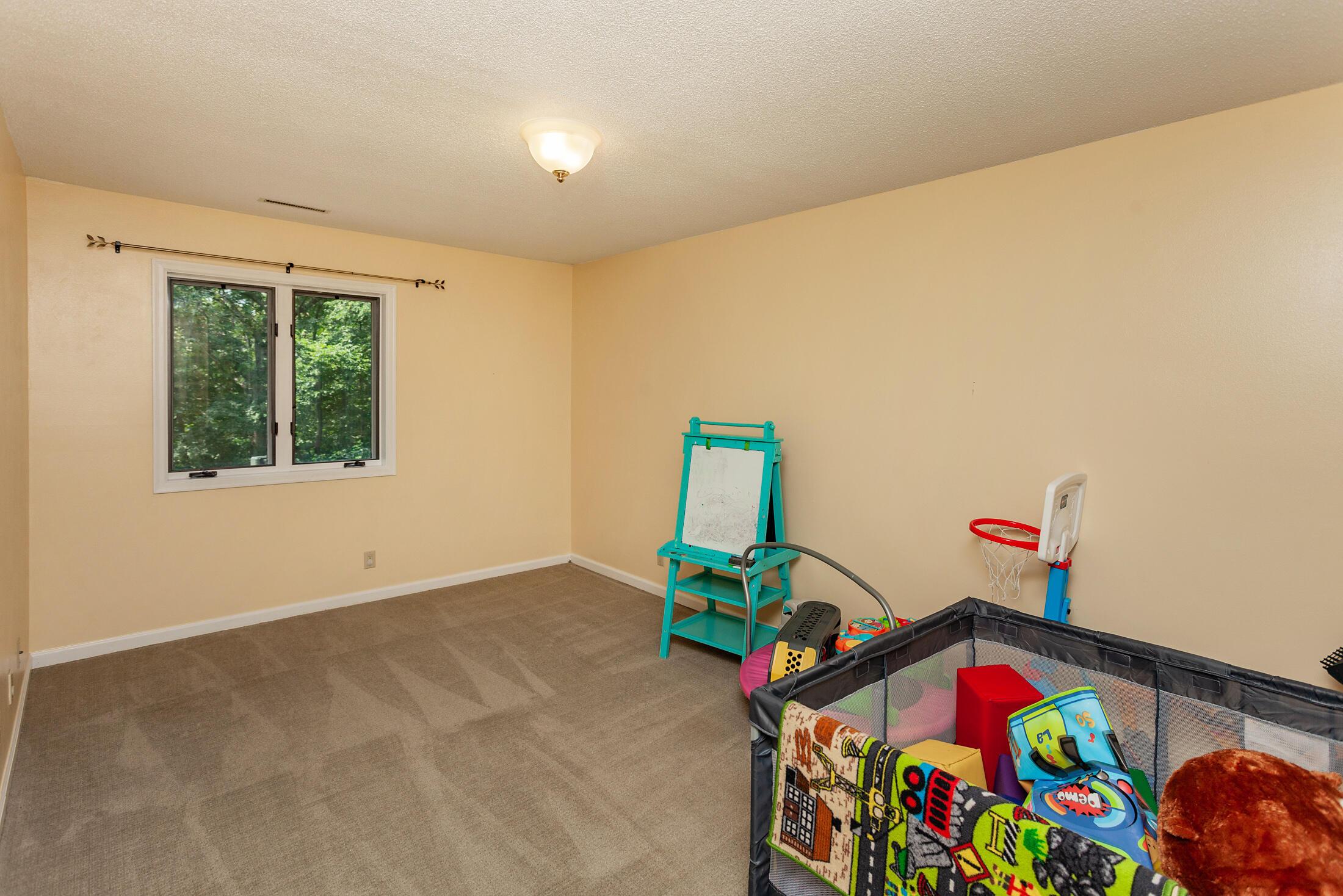 Kelley, Iowa, 50134, United States, 4 Bedrooms Bedrooms, ,2 BathroomsBathrooms,Residential,For Sale,1984612