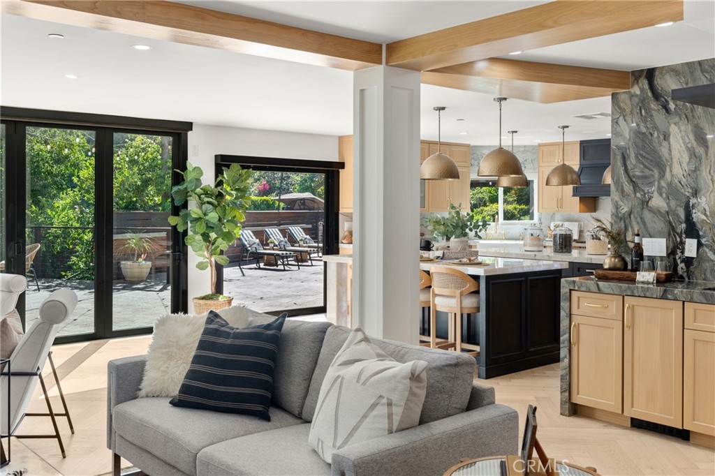 Yorba Linda, California, 92886, United States, 5 Bedrooms Bedrooms, ,6 BathroomsBathrooms,Residential,For Sale,1891782