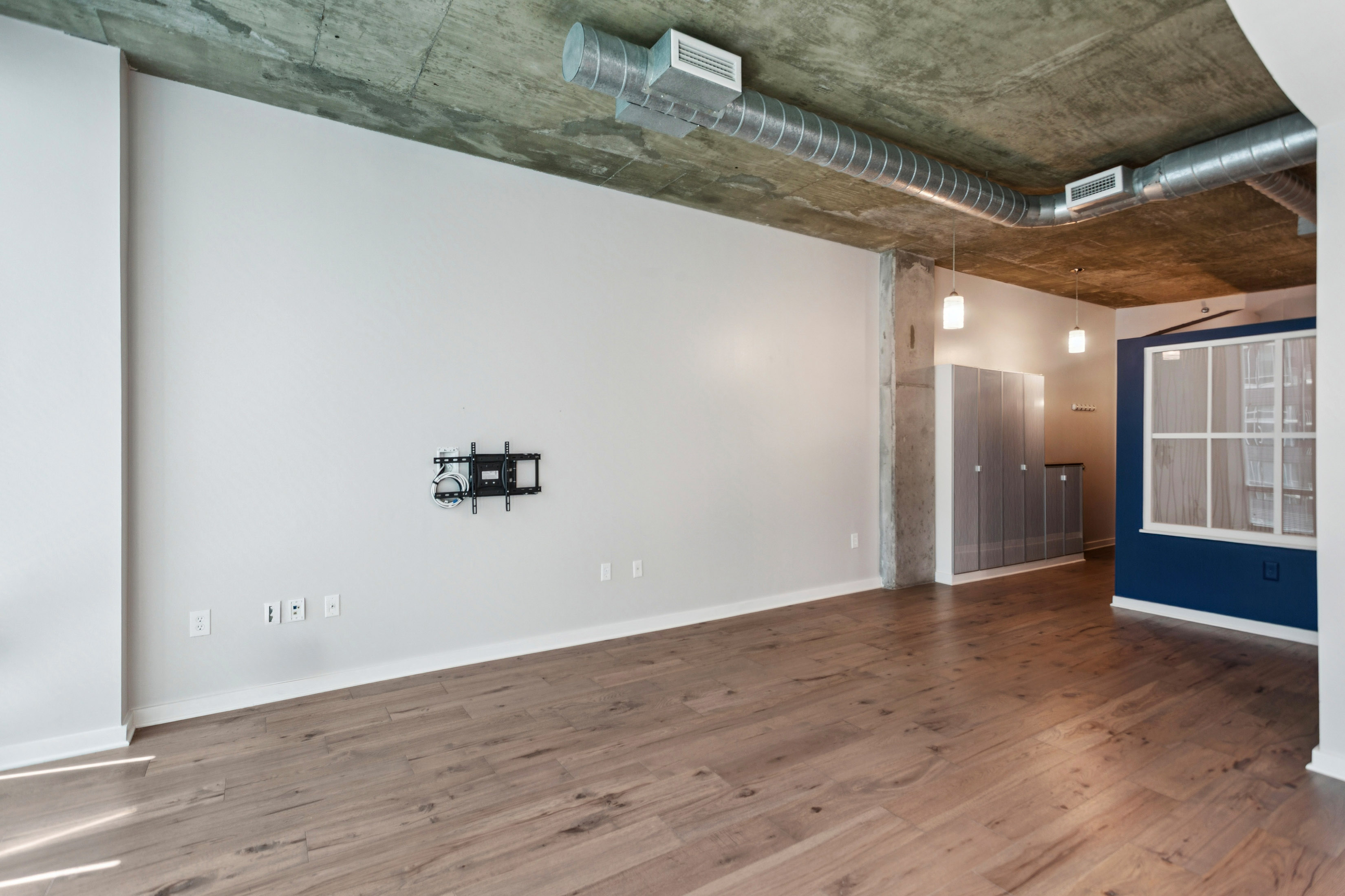  Updated Midtown Condo with Floor-To-Ceiling Windows - 物件實景