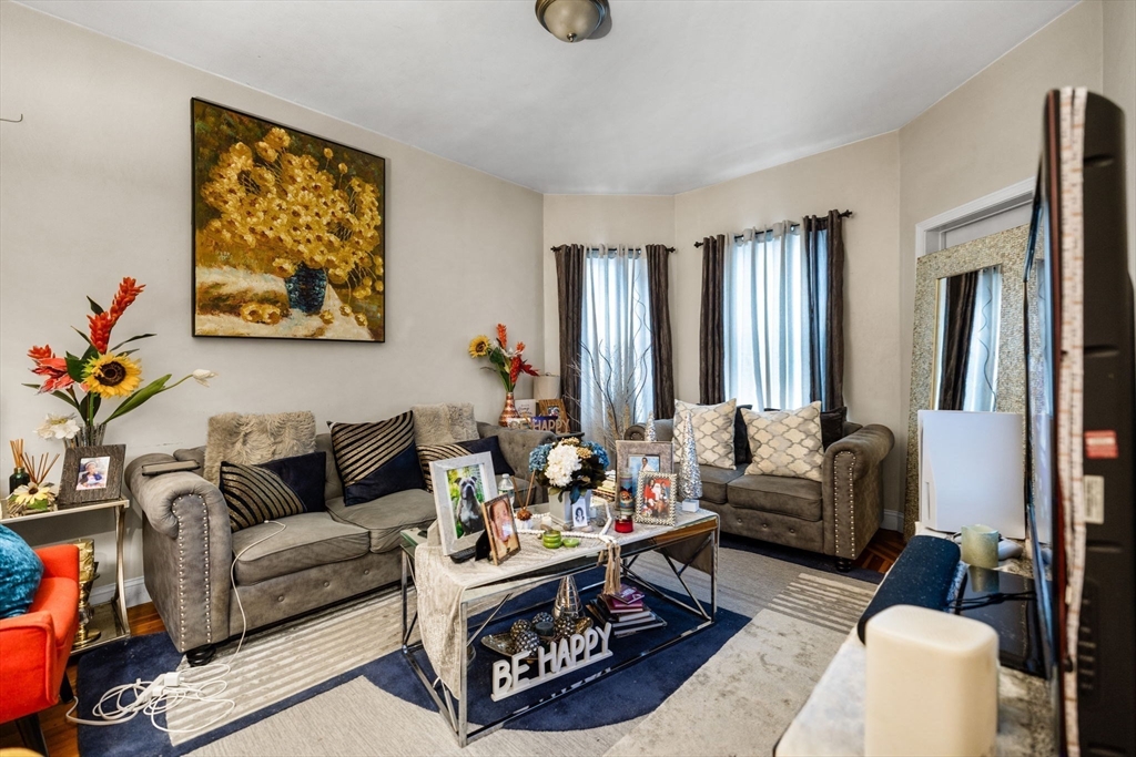 Boston, Massachusetts, 02124, United States, 11 Bedrooms Bedrooms, ,3 BathroomsBathrooms,Residential,For Sale,1980945