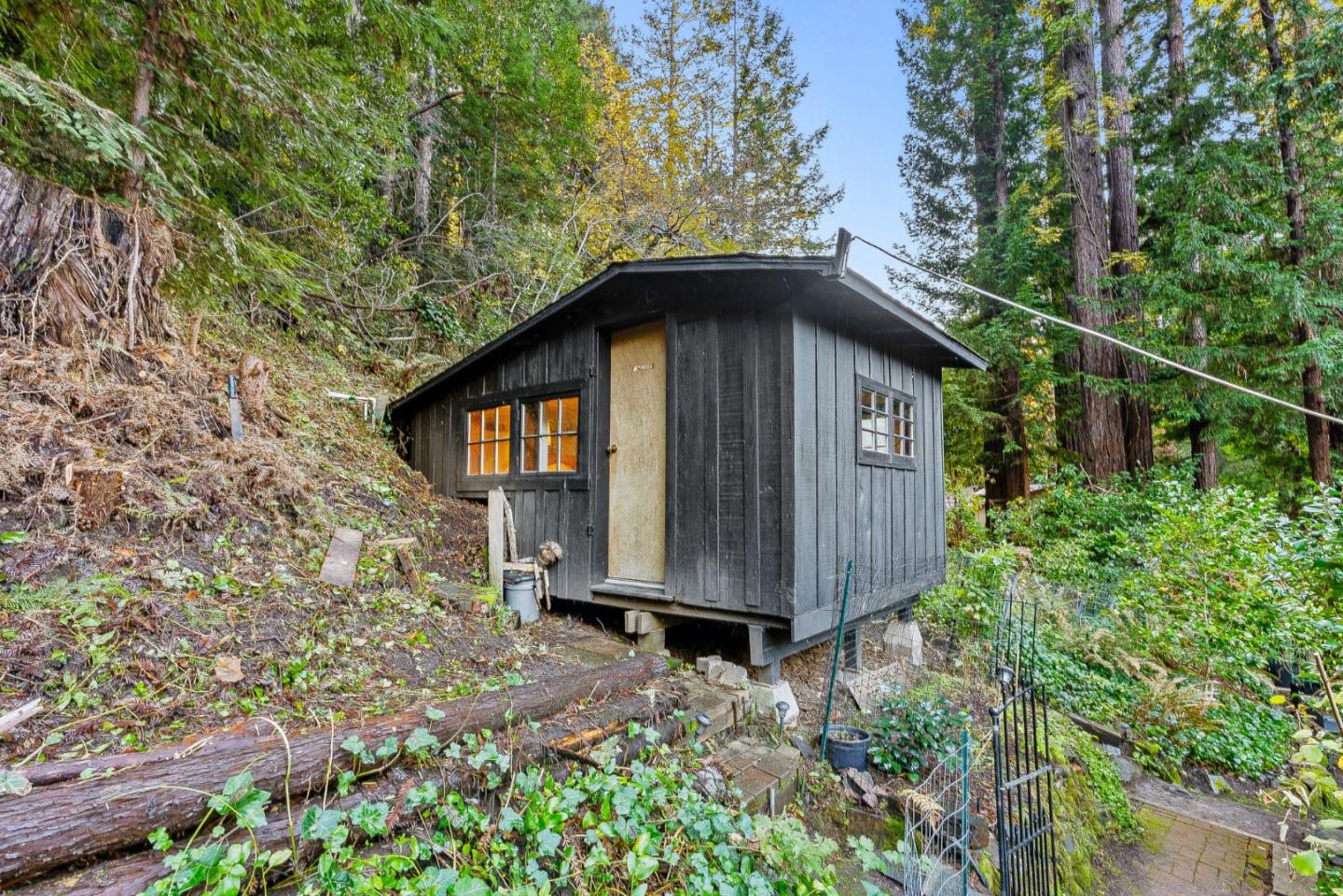 Scotts Valley, California, 95066, United States, 1 Bedroom Bedrooms, ,1 BathroomBathrooms,Residential,For Sale,2002288