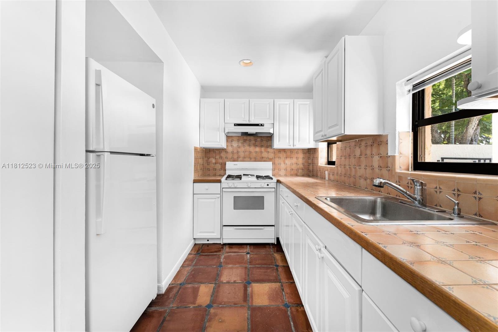Miami, Florida, 33133, United States, 5 Bedrooms Bedrooms, ,5 BathroomsBathrooms,Residential,For Sale,1838928
