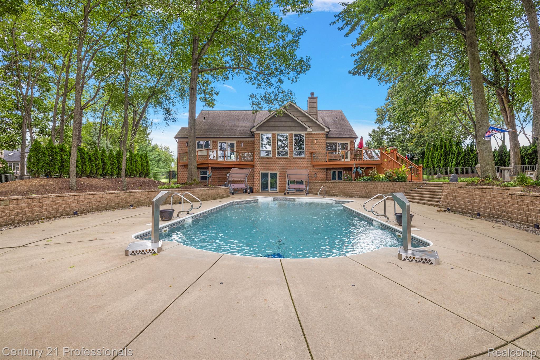 Davisburg, Michigan, 48350, United States, 5 Bedrooms Bedrooms, ,4 BathroomsBathrooms,Residential,For Sale,1978362