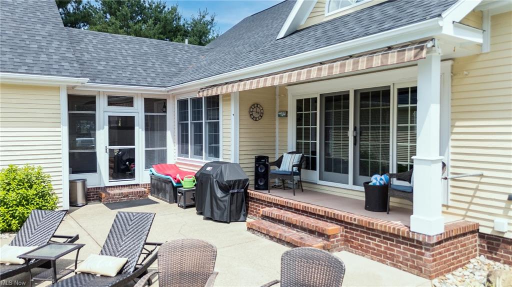 Marietta, Ohio, 45750, United States, 4 Bedrooms Bedrooms, ,5 BathroomsBathrooms,Residential,For Sale,1931542