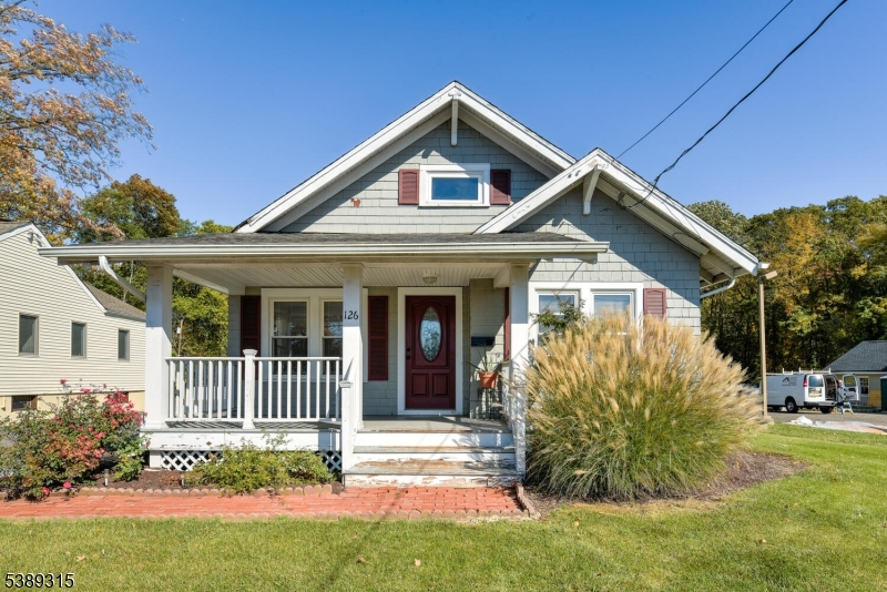 Berkeley Heights Twp., New Jersey, 07922, United States, 3 Bedrooms Bedrooms, ,1 BathroomBathrooms,Residential,For Sale,1994773