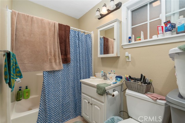 South Gate, California, 90280, United States, 4 Bedrooms Bedrooms, ,Residential,For Sale,2005257