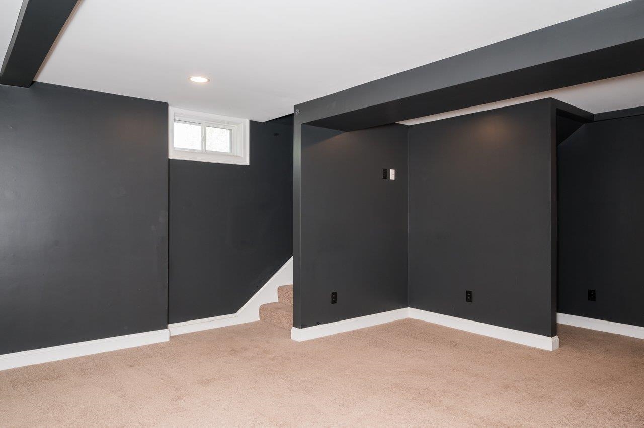 Weare, New Hampshire, 03281, United States, 4 Bedrooms Bedrooms, ,4 BathroomsBathrooms,Residential,For Sale,1908360