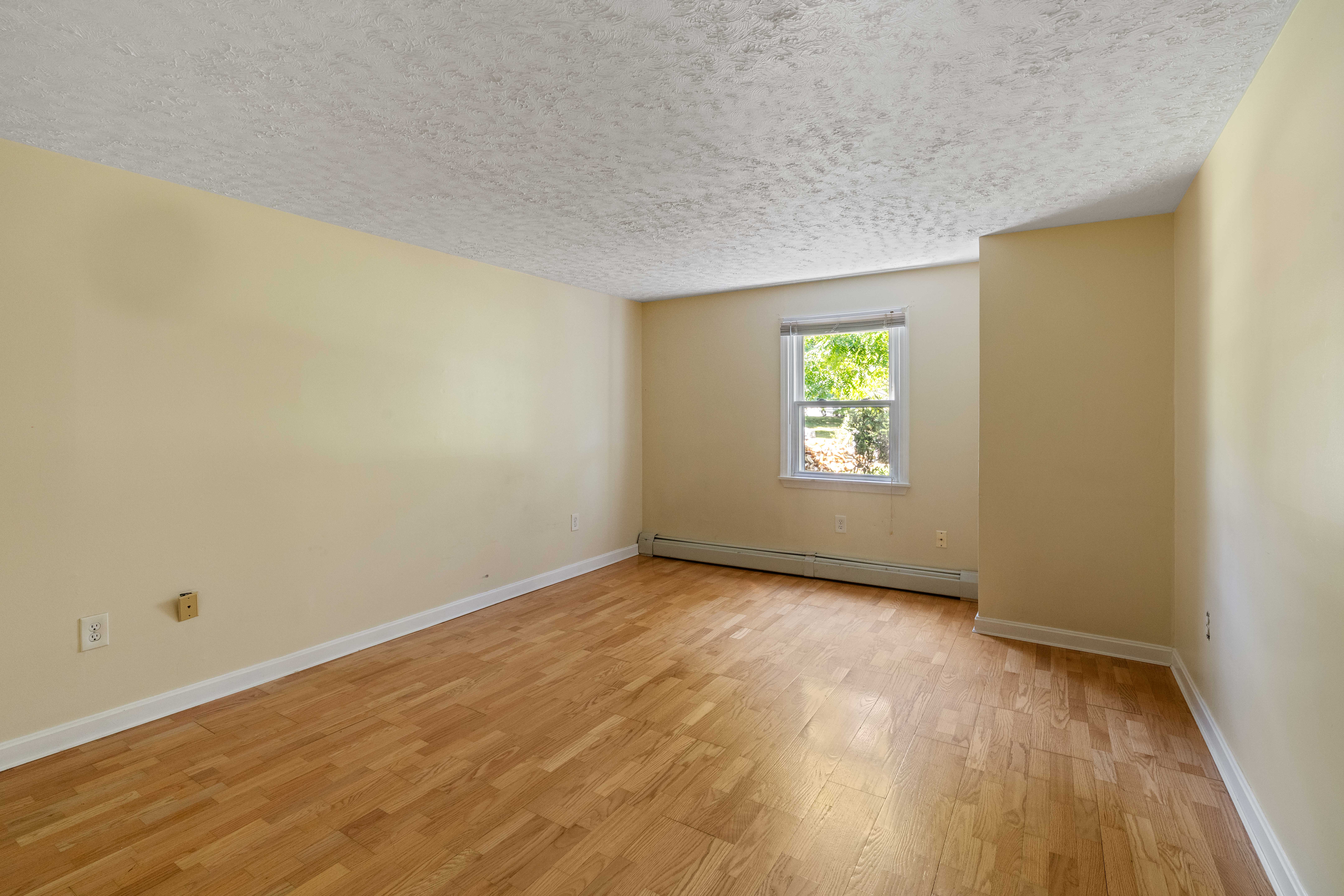 Portsmouth, Rhode Island, 02871, United States, 4 Bedrooms Bedrooms, ,3 BathroomsBathrooms,Residential,For Sale,1973967