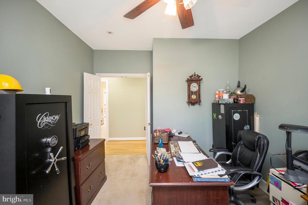 Sumerduck, Virginia, 22742, United States, 4 Bedrooms Bedrooms, ,5 BathroomsBathrooms,Residential,For Sale,2048793
